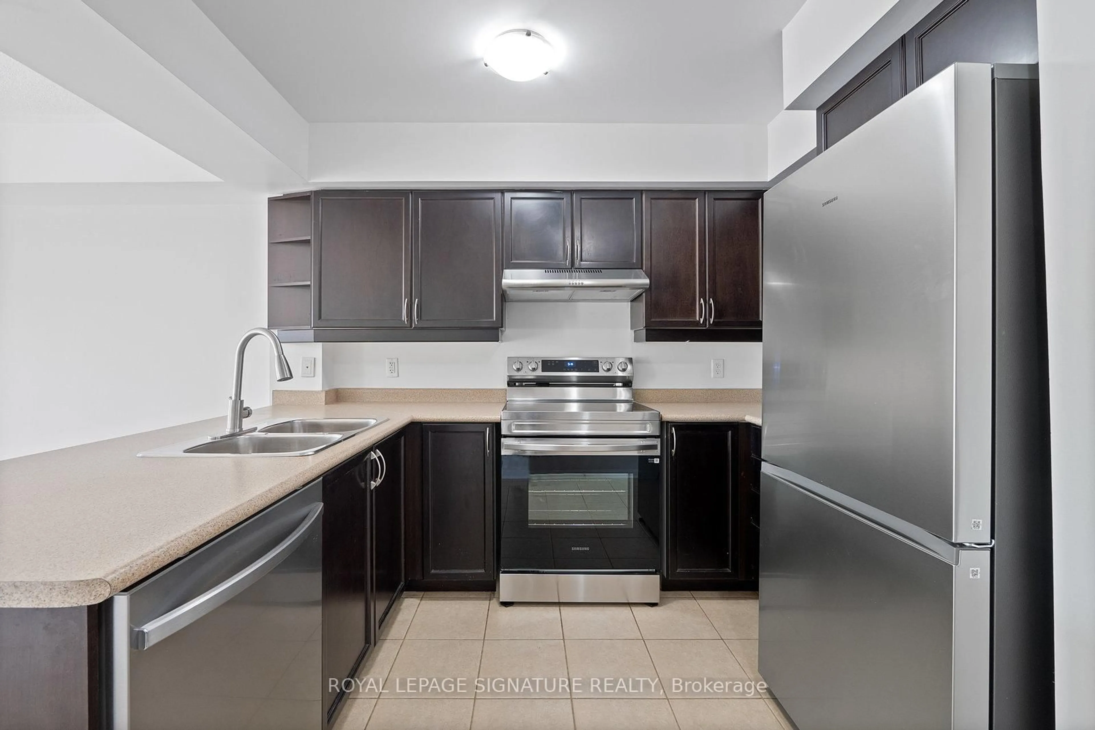 Standard kitchen, unknown for 3070 Rotary Way #216, Burlington Ontario L7M 0H1