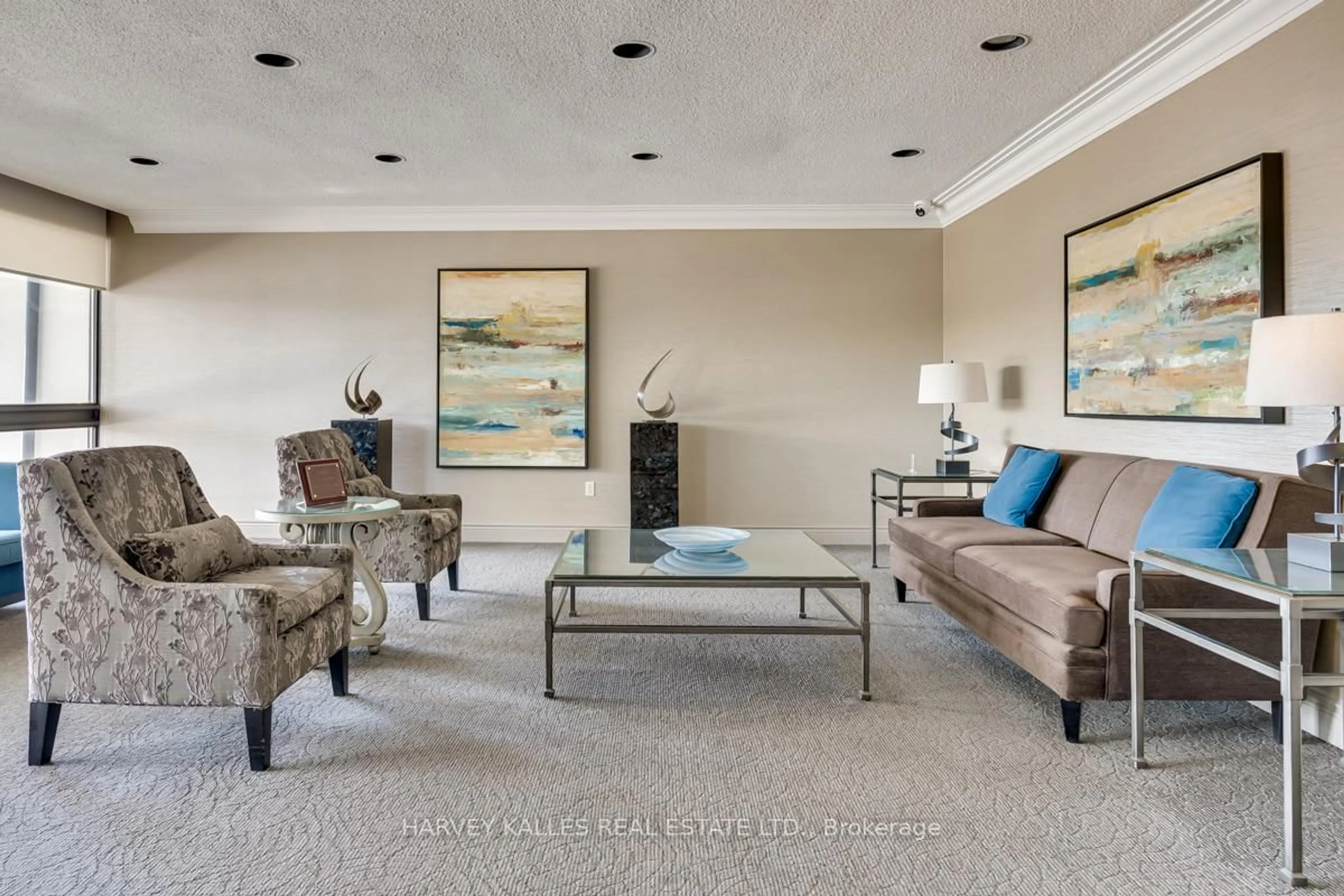 Living room with furniture, carpet floor for 2055 Upper Middle Rd #609, Burlington Ontario L7P 3P4