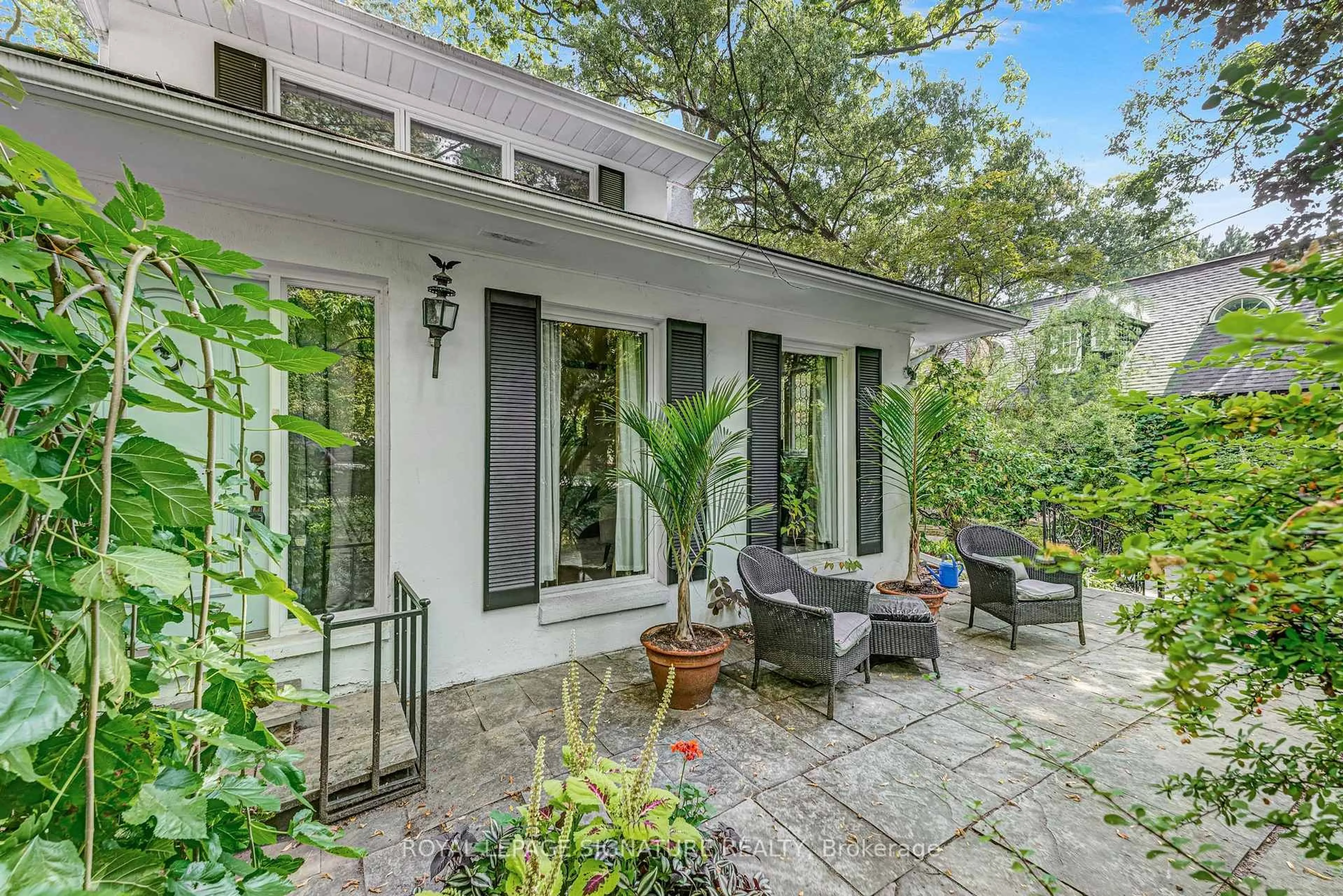 Patio, street for 363 Ellis Park Rd, Toronto Ontario M6S 2V7
