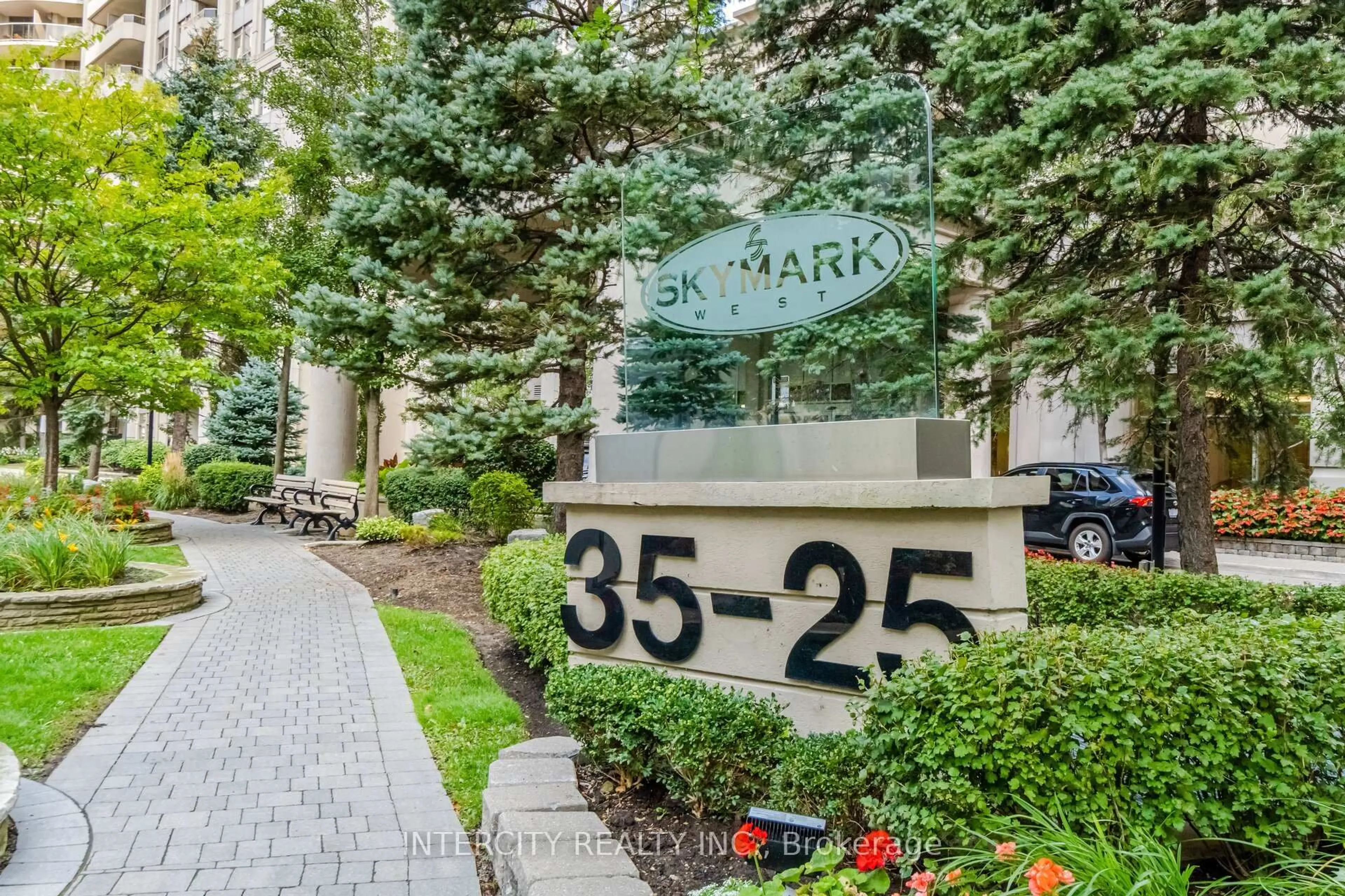 Unknown for 35 Kingsbridge Garden Circ #TPH03, Mississauga Ontario L5R 3Z5