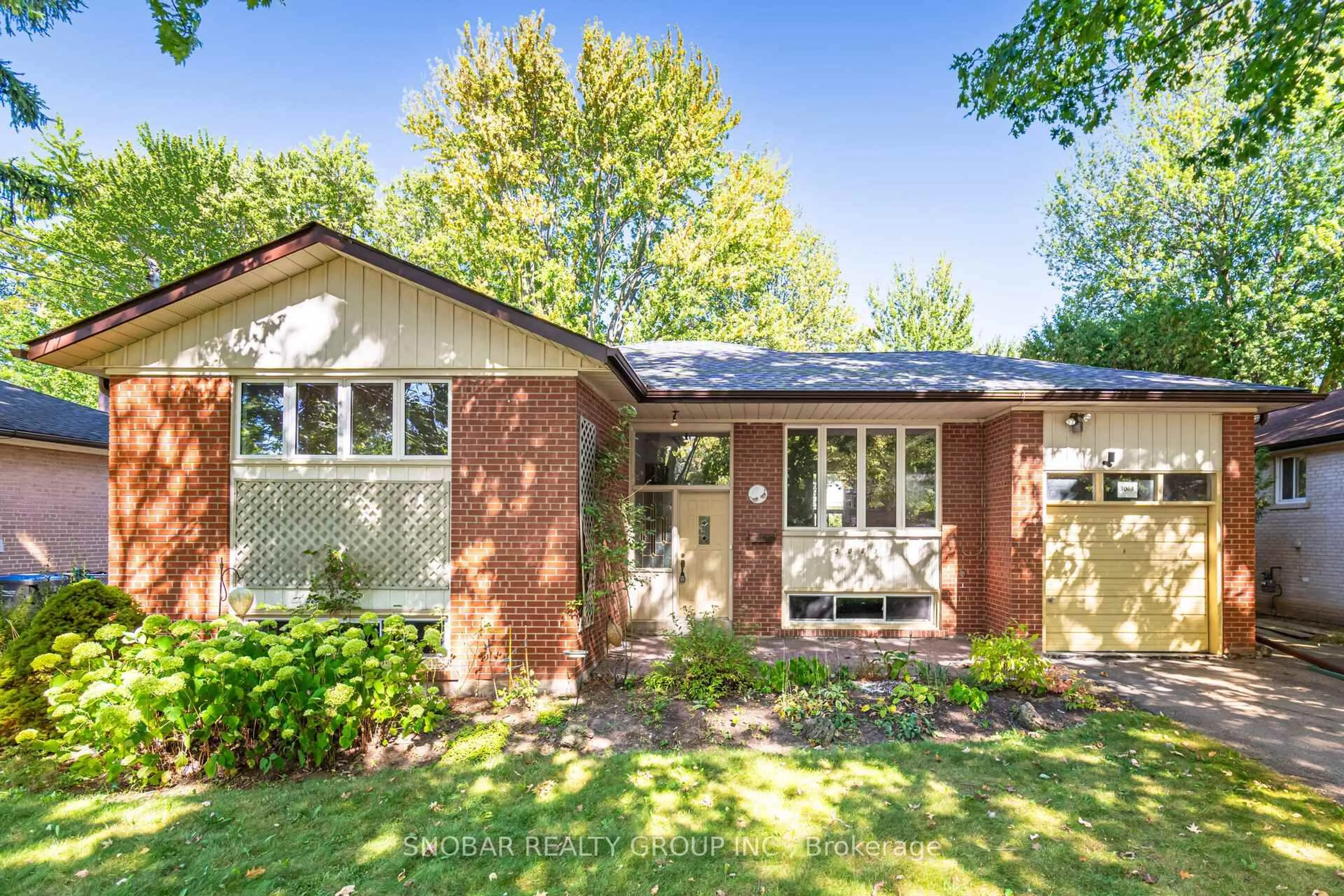 Home with brick exterior material, street for 3063 O'hagan Dr, Mississauga Ontario L5C 2C4