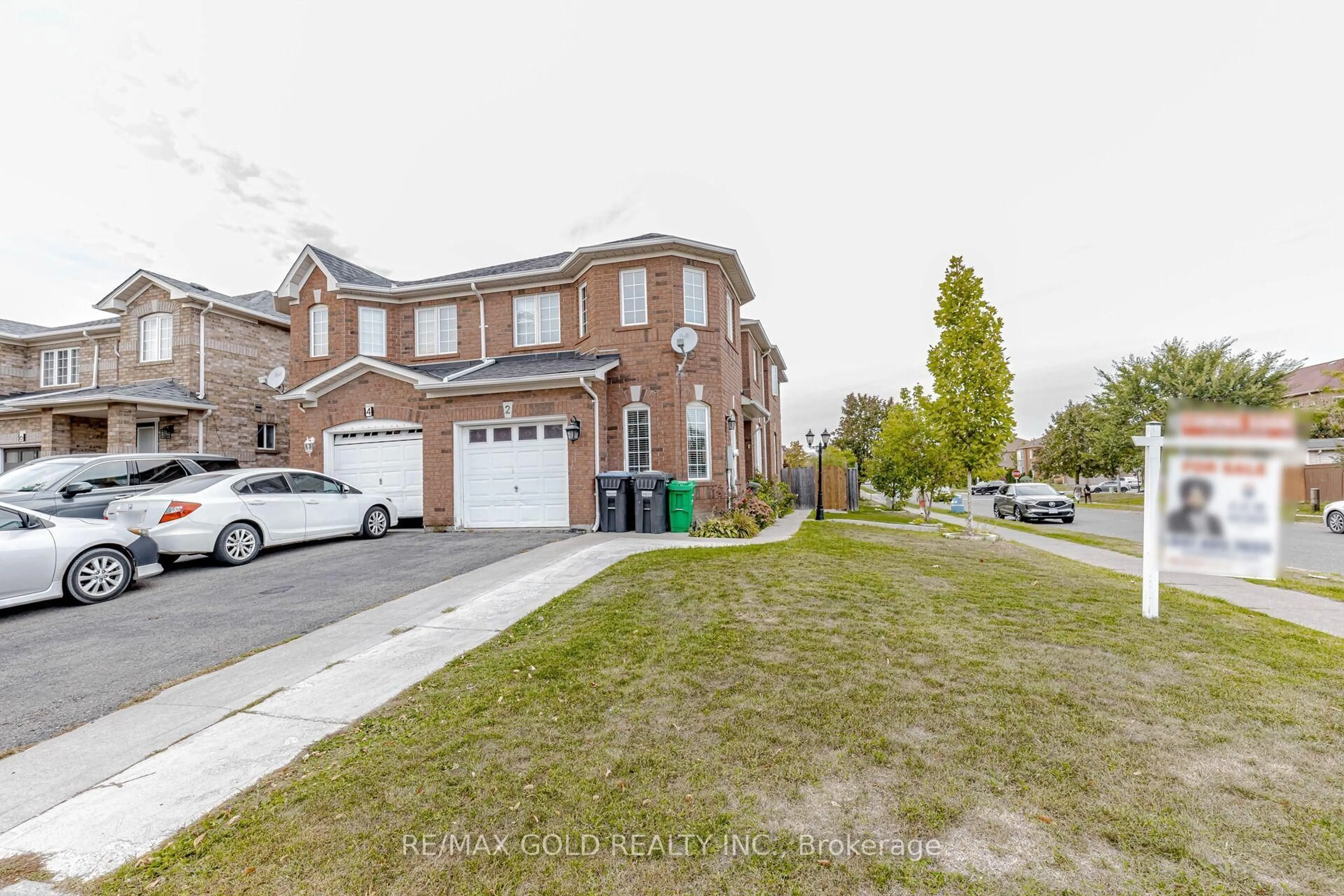 A pic from outside/outdoor area/front of a property/back of a property/a pic from drone, street for 2 Lake Louise Dr, Brampton Ontario L6X 4W7