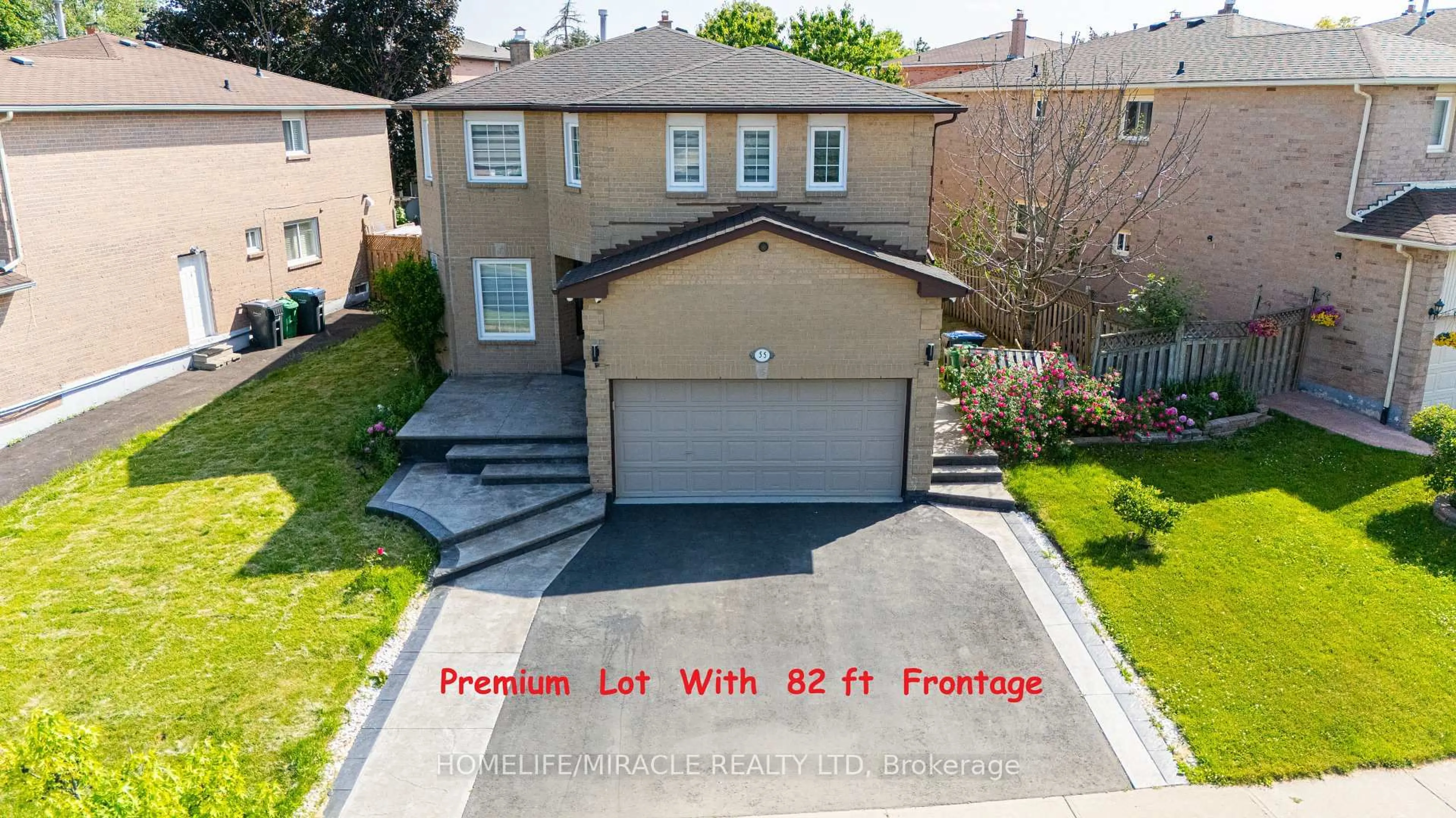A pic from outside/outdoor area/front of a property/back of a property/a pic from drone, street for 55 Castlehill Rd, Brampton Ontario L6X 4C9