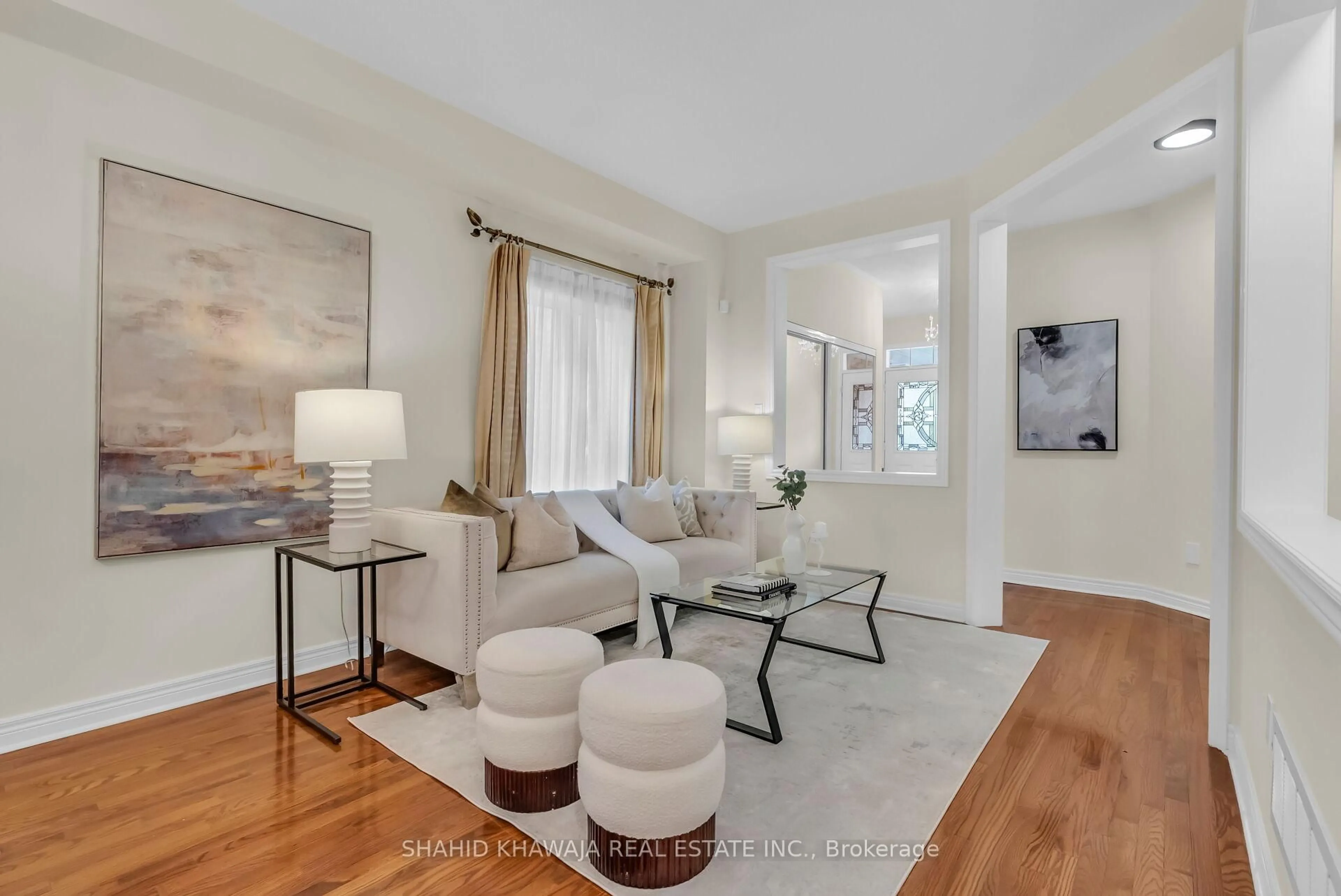 Living room with furniture, unknown for 1546 Portsmouth Pl, Mississauga Ontario L5M 7W1