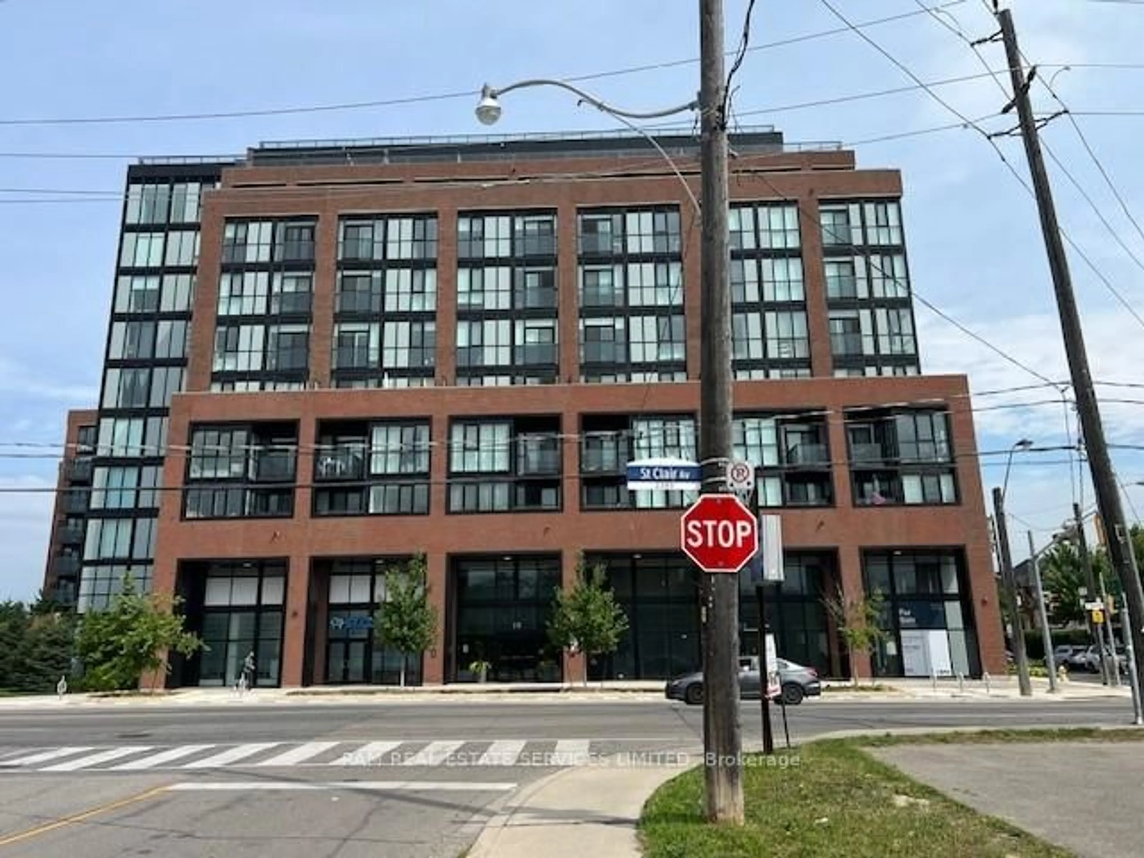 Unknown for 2300 st clair Ave #627, Toronto Ontario M6N 1K8