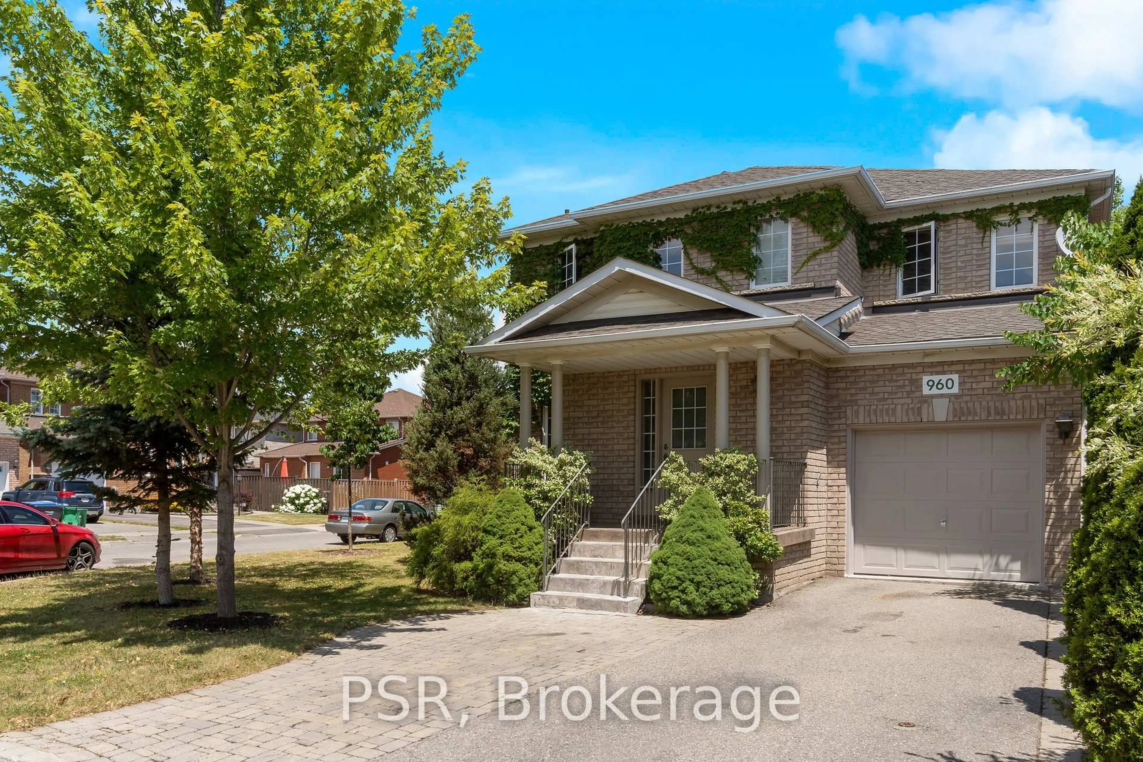 Home with brick exterior material, street for 960 Fielder Dr, Mississauga Ontario L5V 2S2