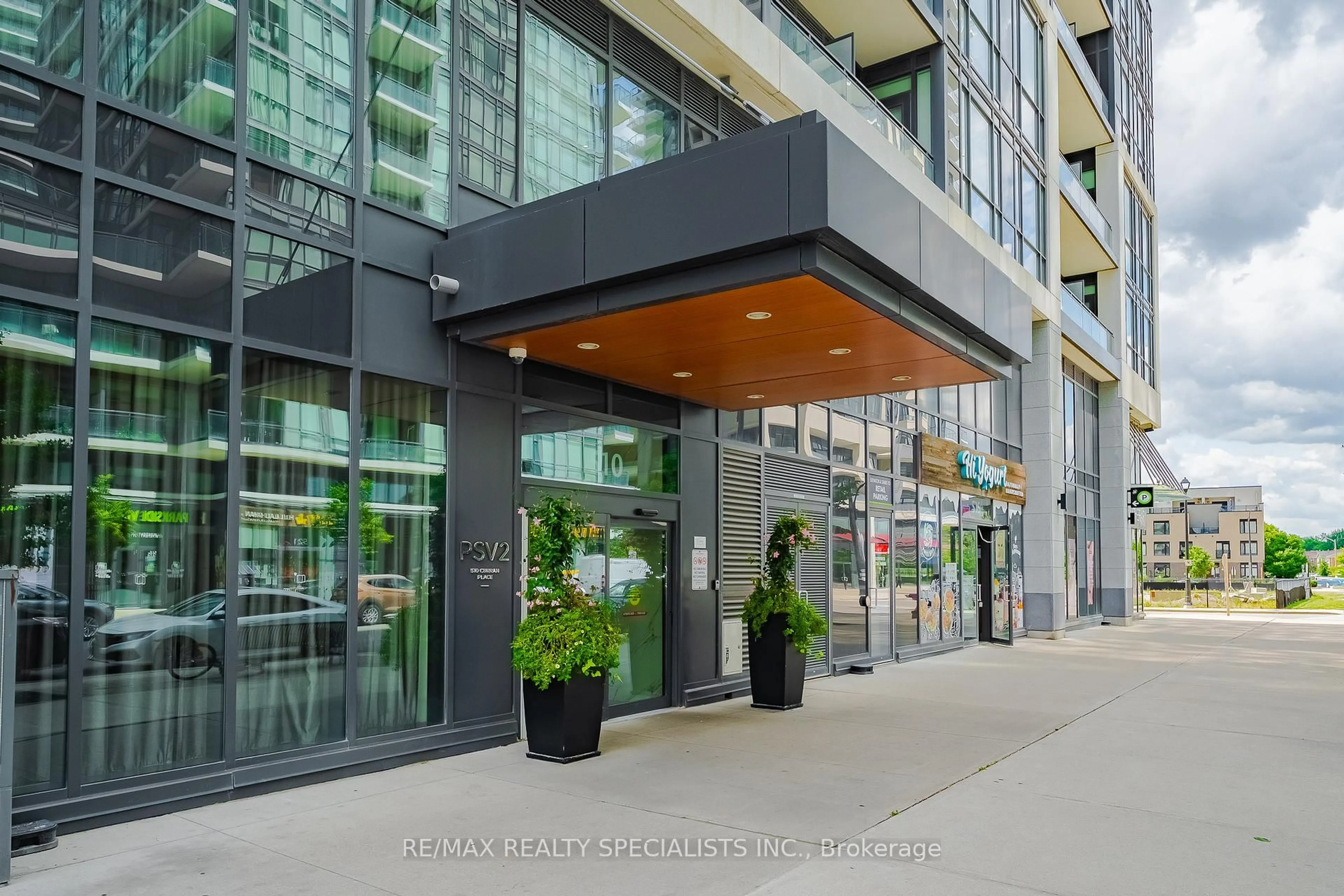 Indoor foyer for 510 Curran Pl #408, Mississauga Ontario L5B 0G4