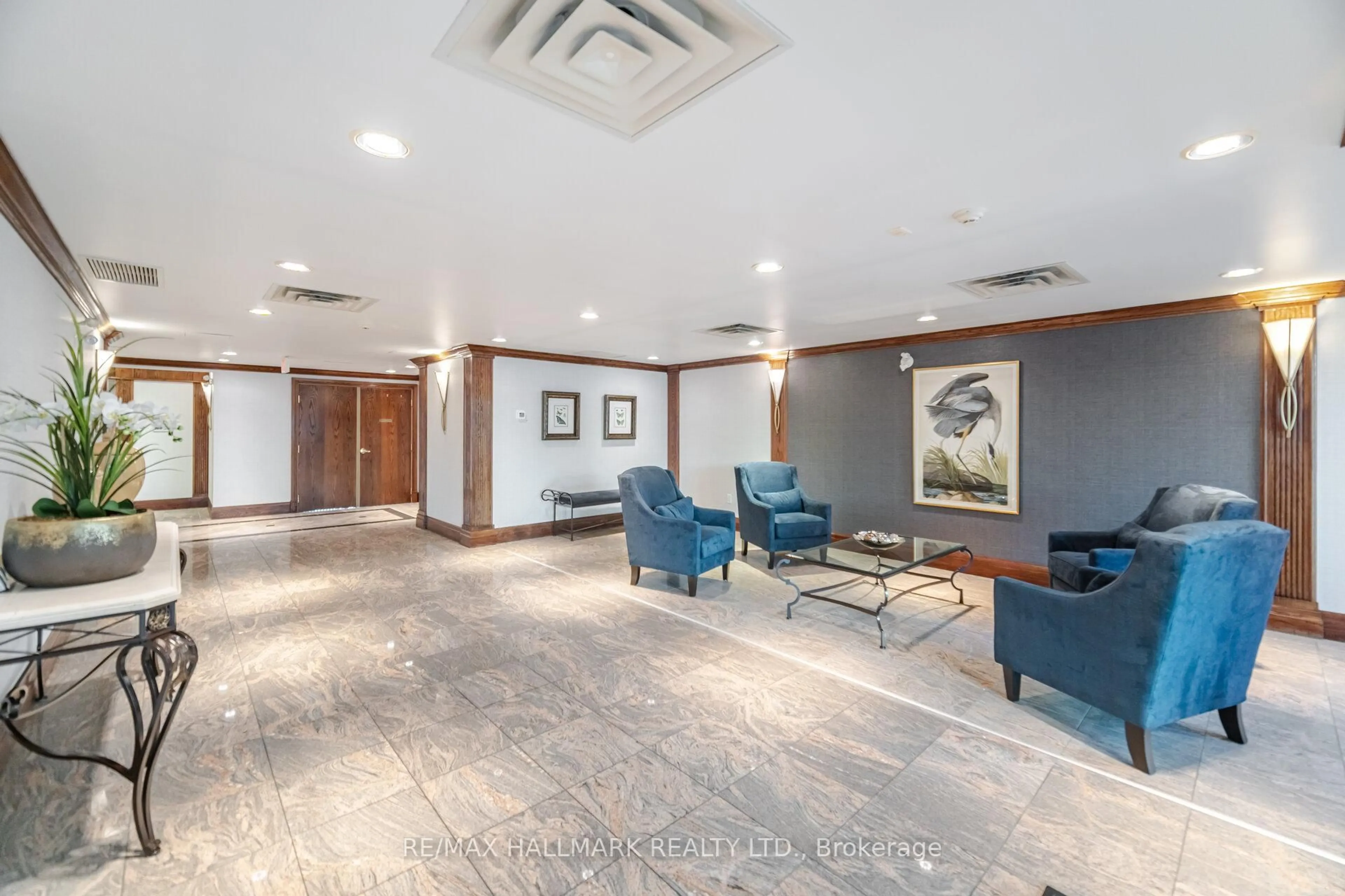 Lobby for 55 Via Rosedale Way #318, Brampton Ontario L6R 0V1