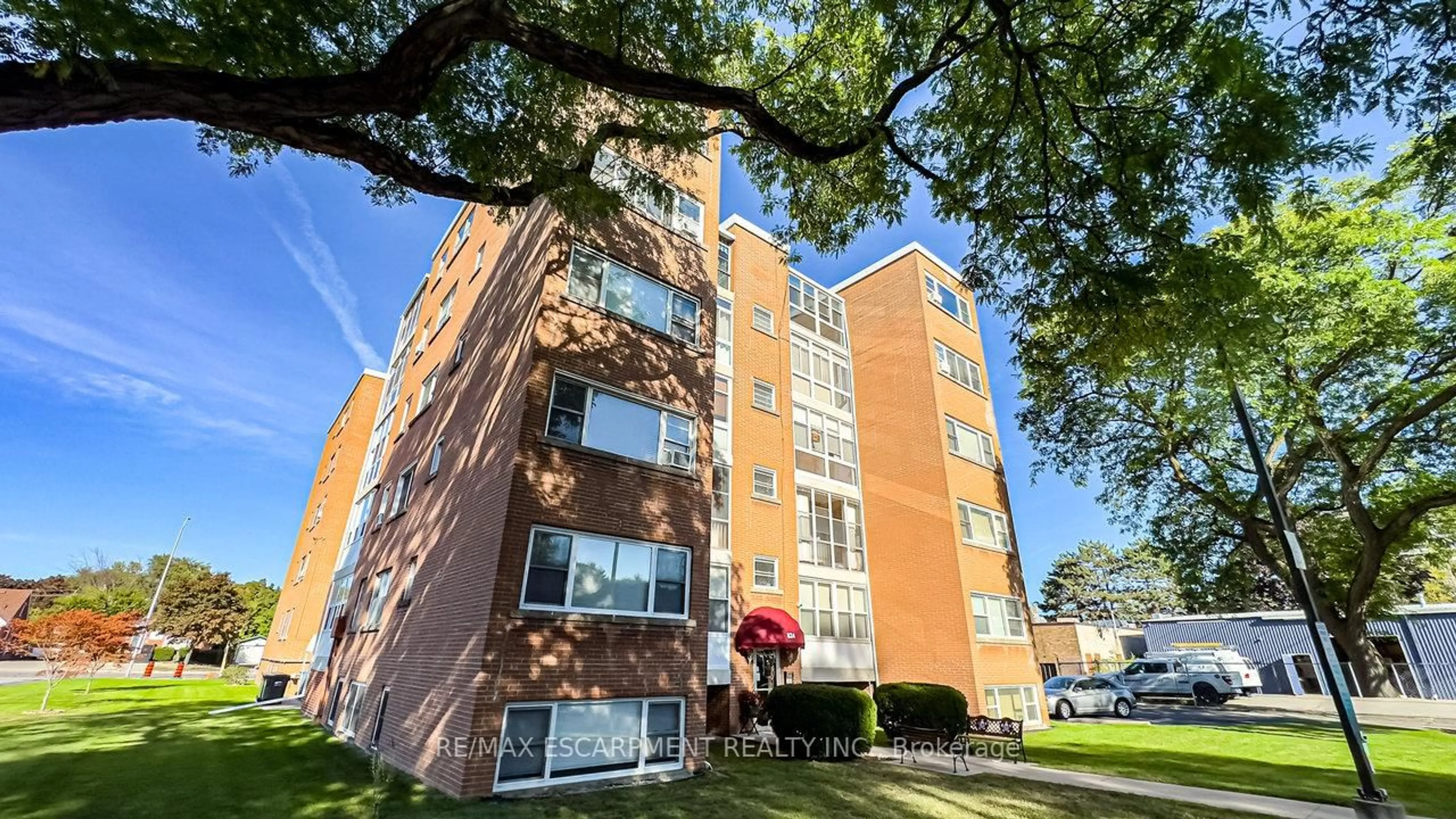 Unknown for 824 Brant St #8, Burlington Ontario L7R 2J5