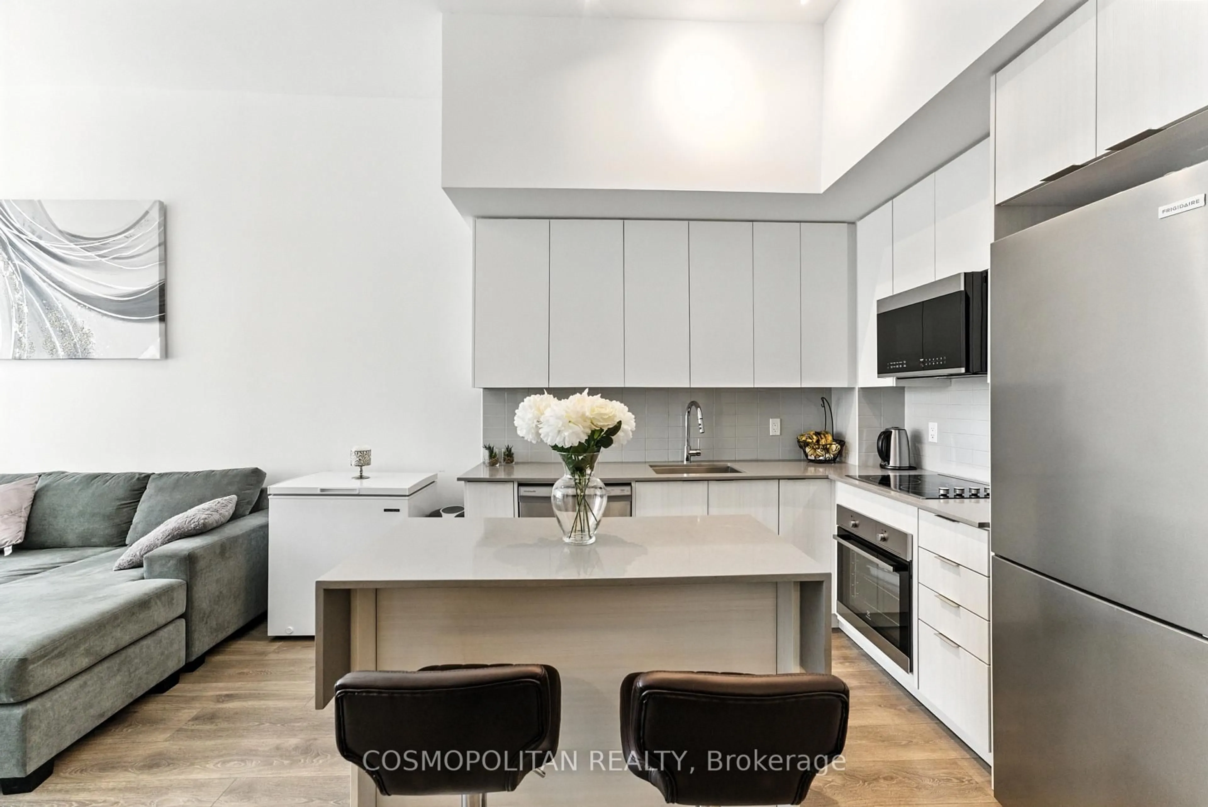 Contemporary kitchen, unknown for 2489 Taunton Rd #355, Oakville Ontario L6H 0G3