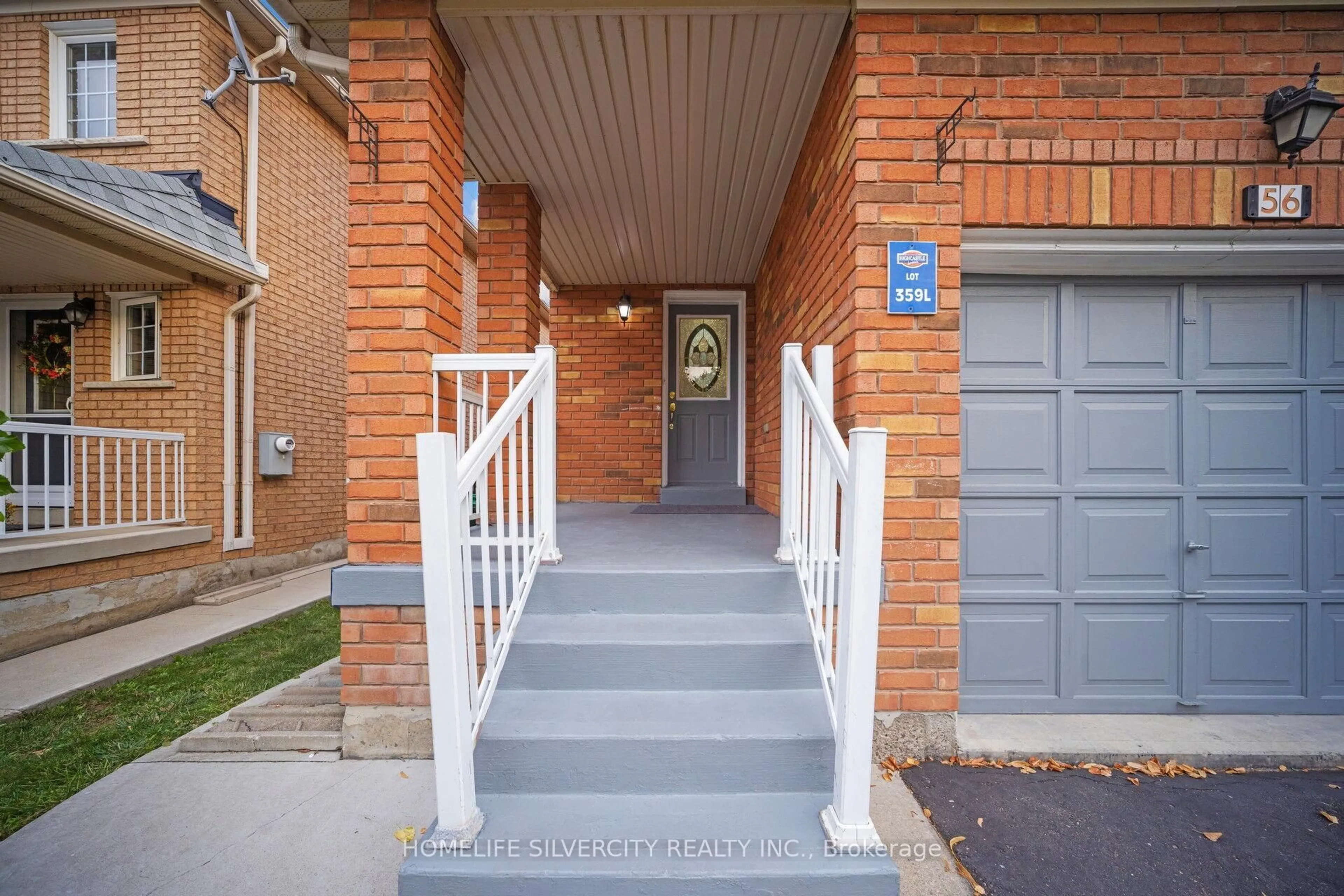 Indoor foyer for 56 Cadillac Cres, Brampton Ontario L7A 3B6