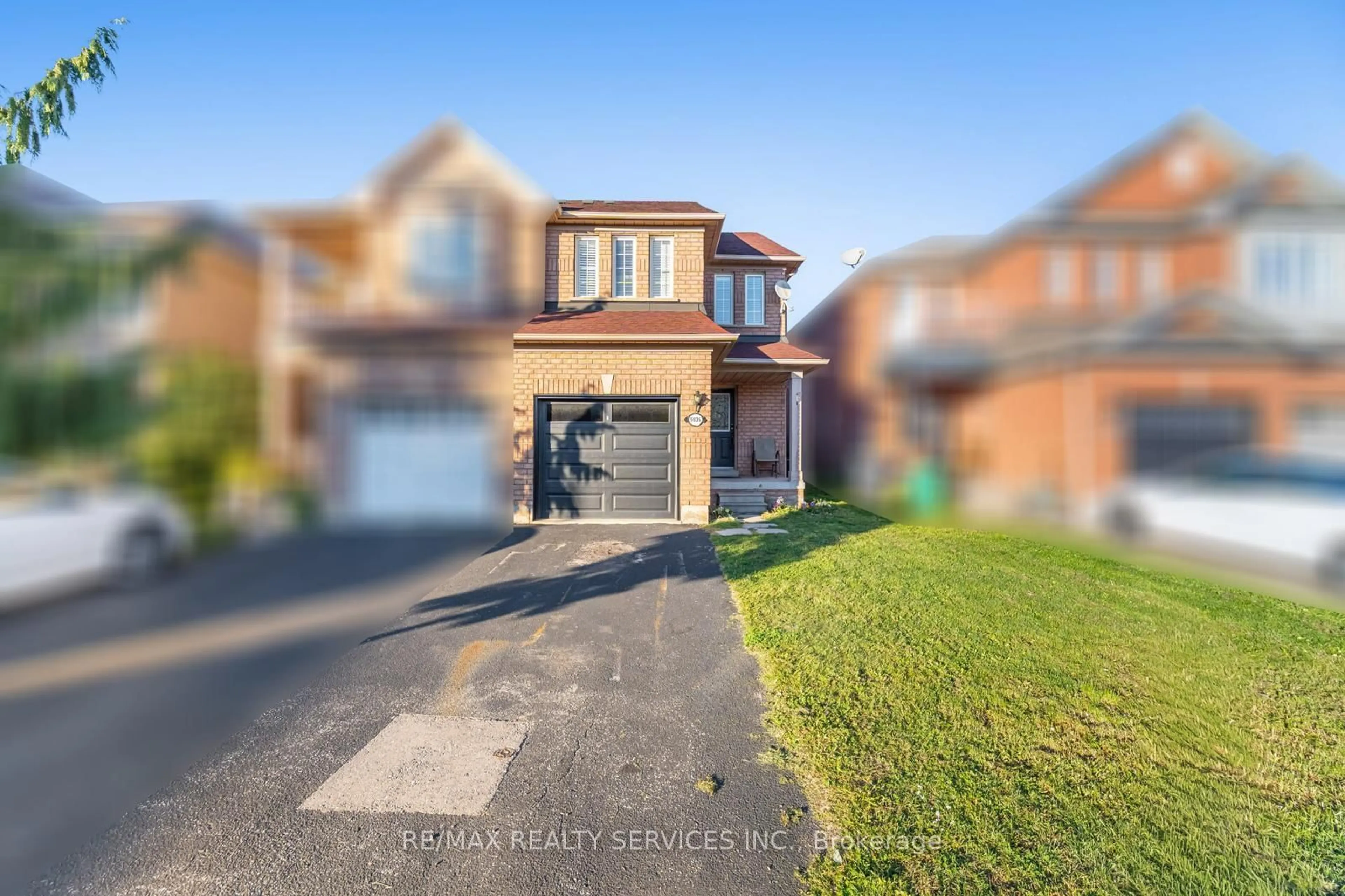 Home with brick exterior material, street for 5935 Churchill Meadows Blvd, Mississauga Ontario L5M 6Y4