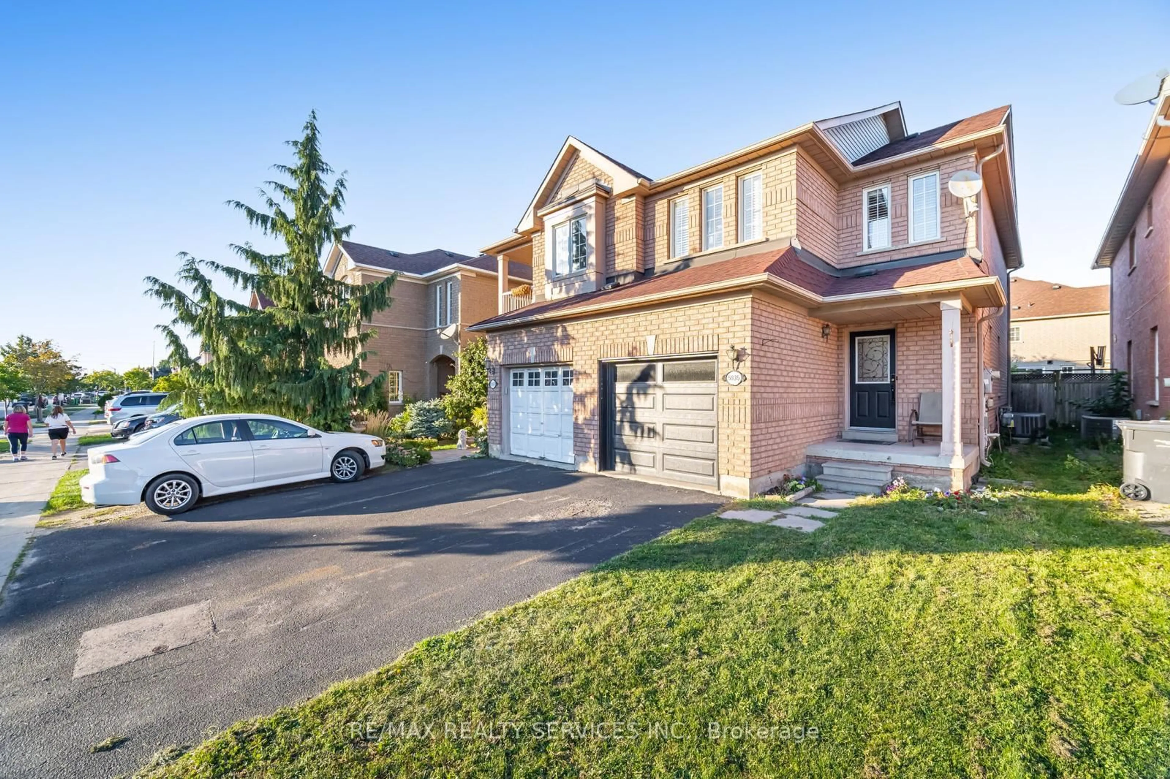 Home with brick exterior material, street for 5935 Churchill Meadows Blvd, Mississauga Ontario L5M 6Y4