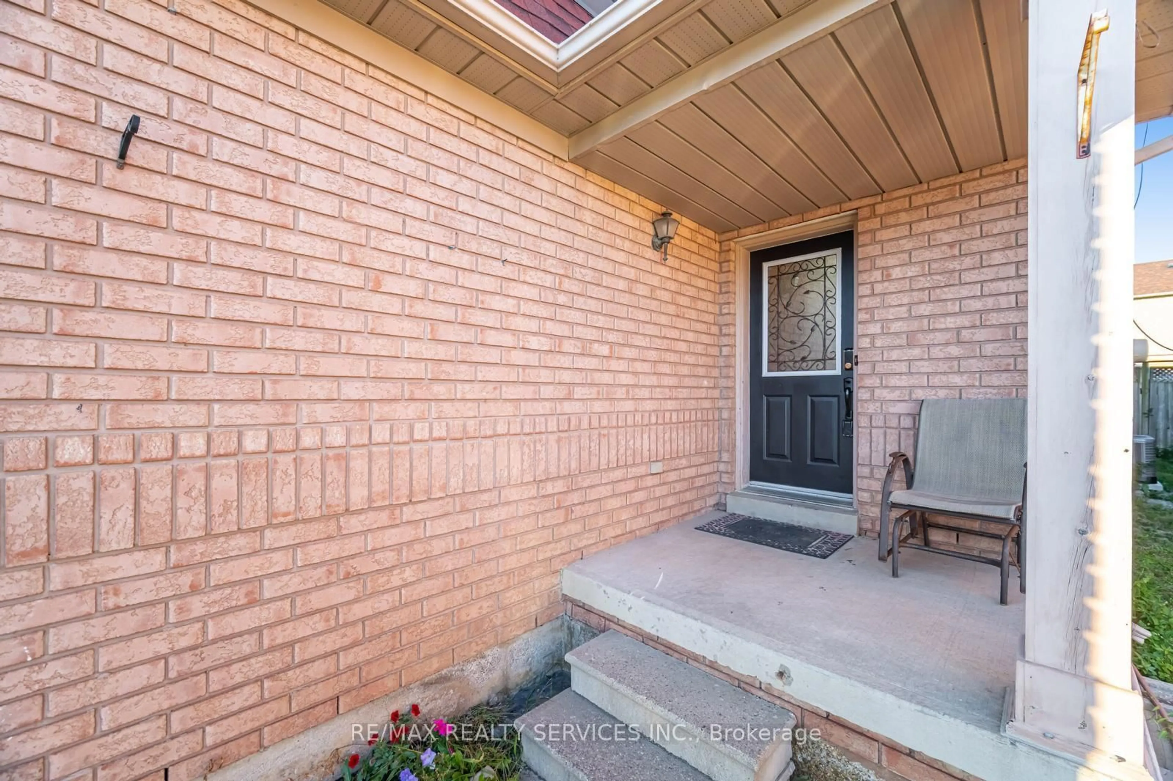 Home with brick exterior material, street for 5935 Churchill Meadows Blvd, Mississauga Ontario L5M 6Y4