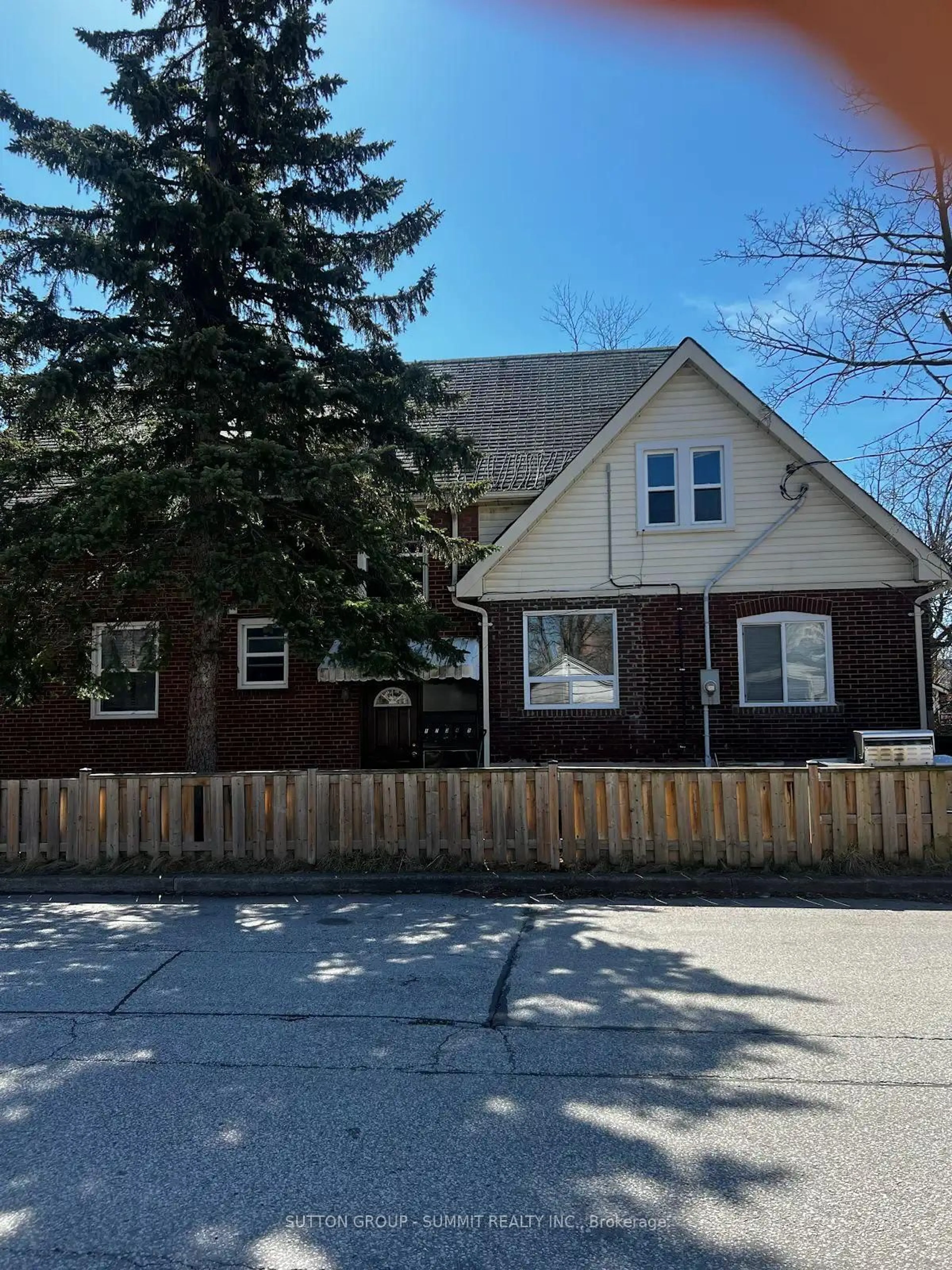 Home with vinyl exterior material, street for 68 NINTH St, Toronto Ontario M8V 3E3