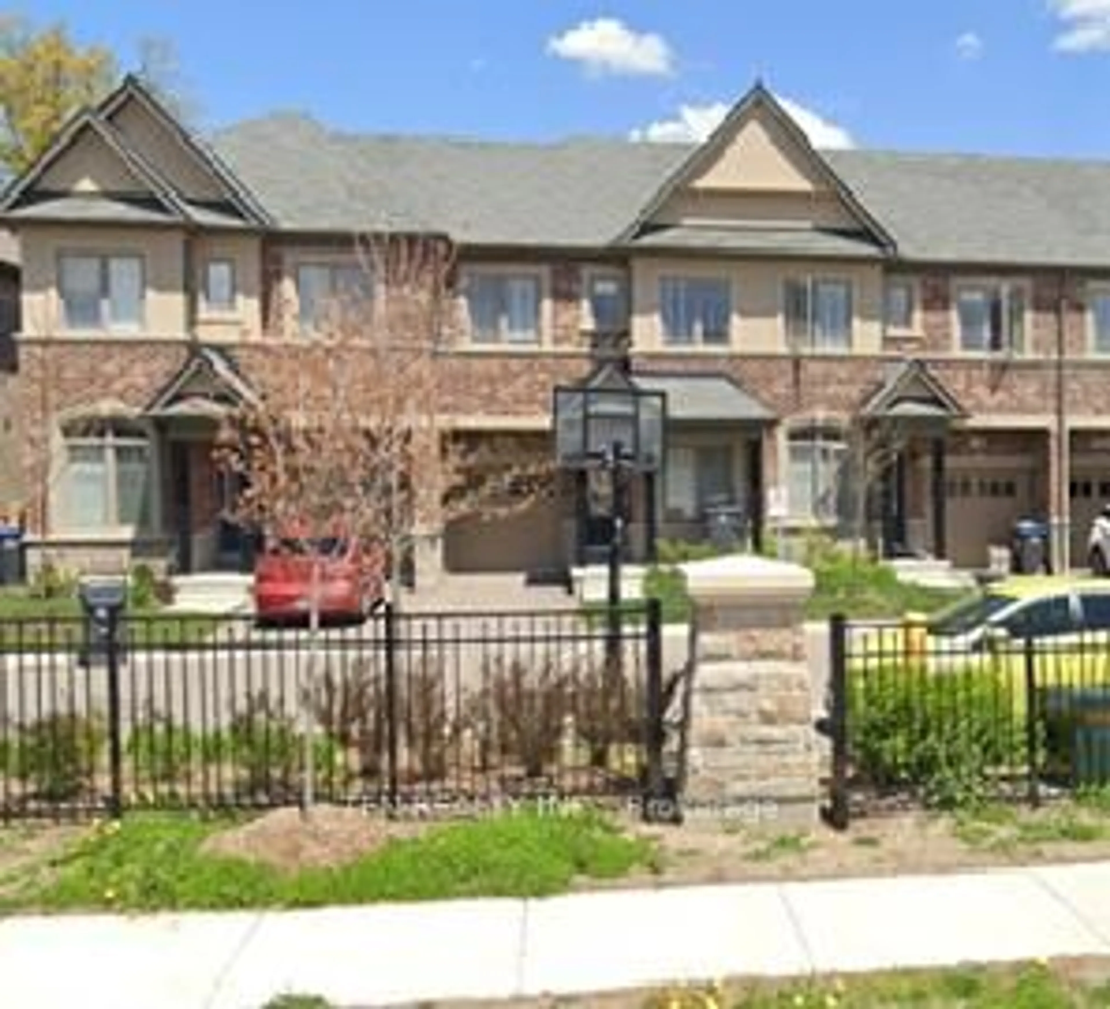 Home with brick exterior material, street for 39 Oliana Way, Brampton Ontario L6Y 6G8