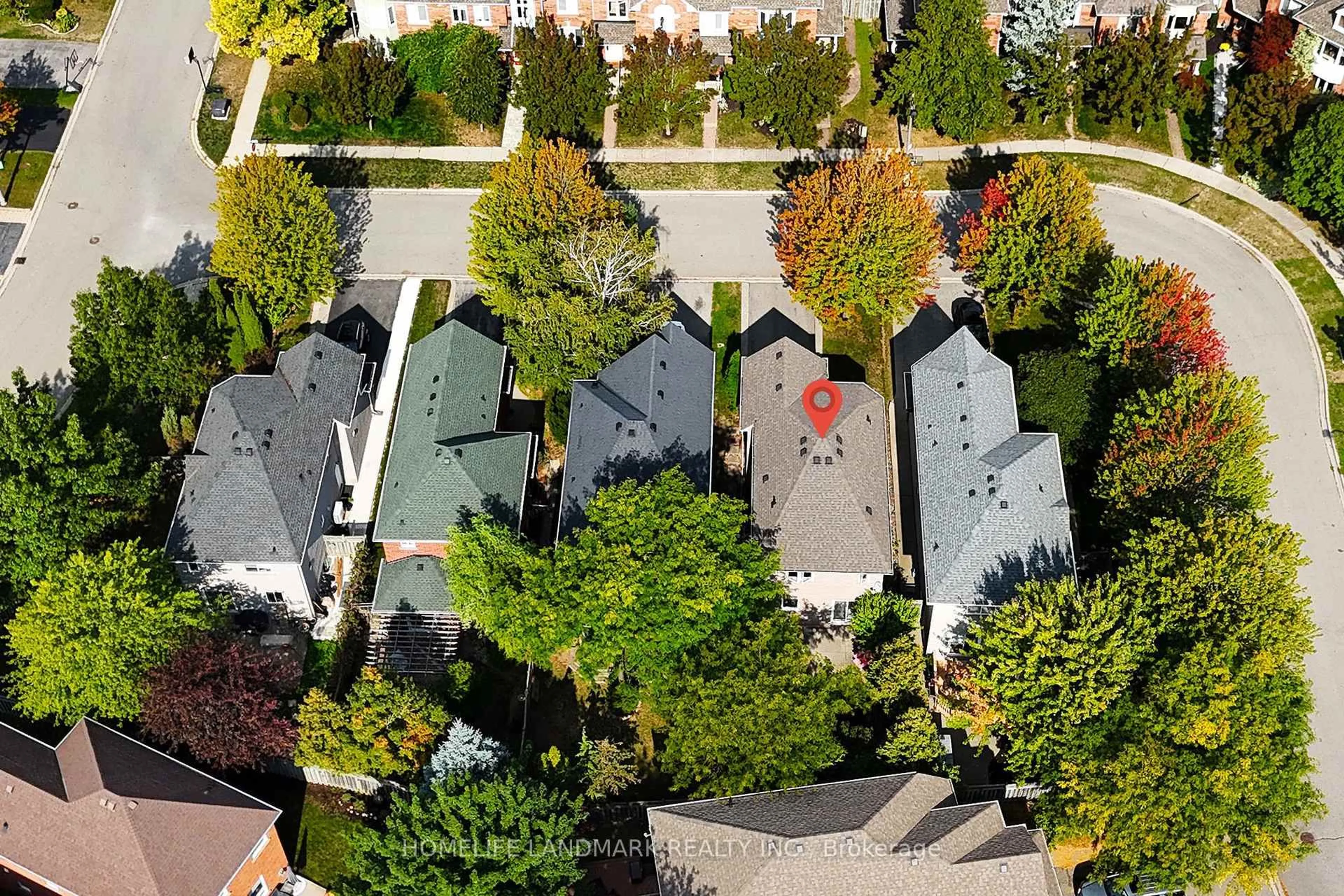 A pic from outside/outdoor area/front of a property/back of a property/a pic from drone, street for 1266 Brillinger St, Oakville Ontario L6M 3S5
