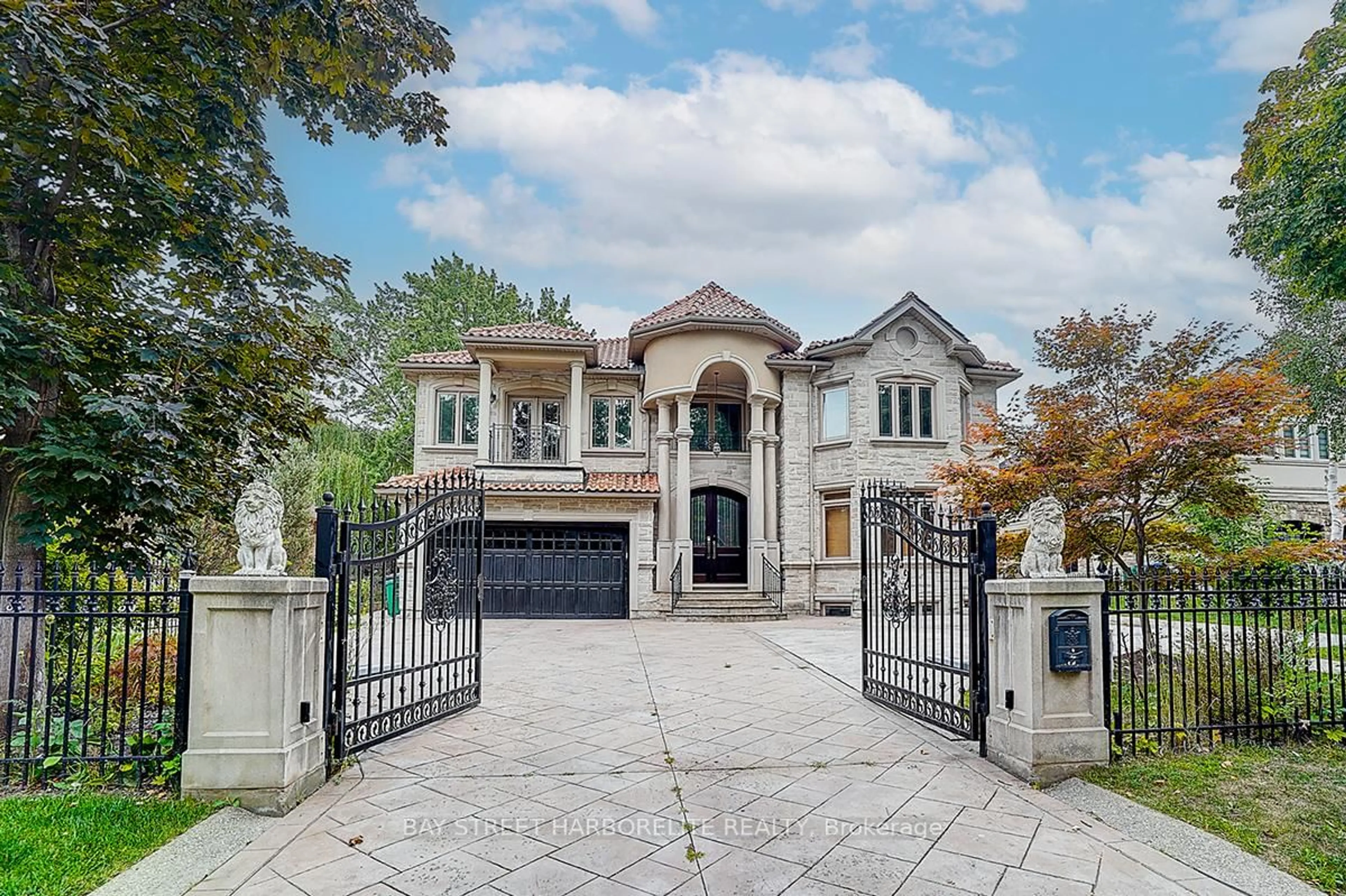 Home with brick exterior material, street for 2334 Hammond Rd, Mississauga Ontario L5K 1T2