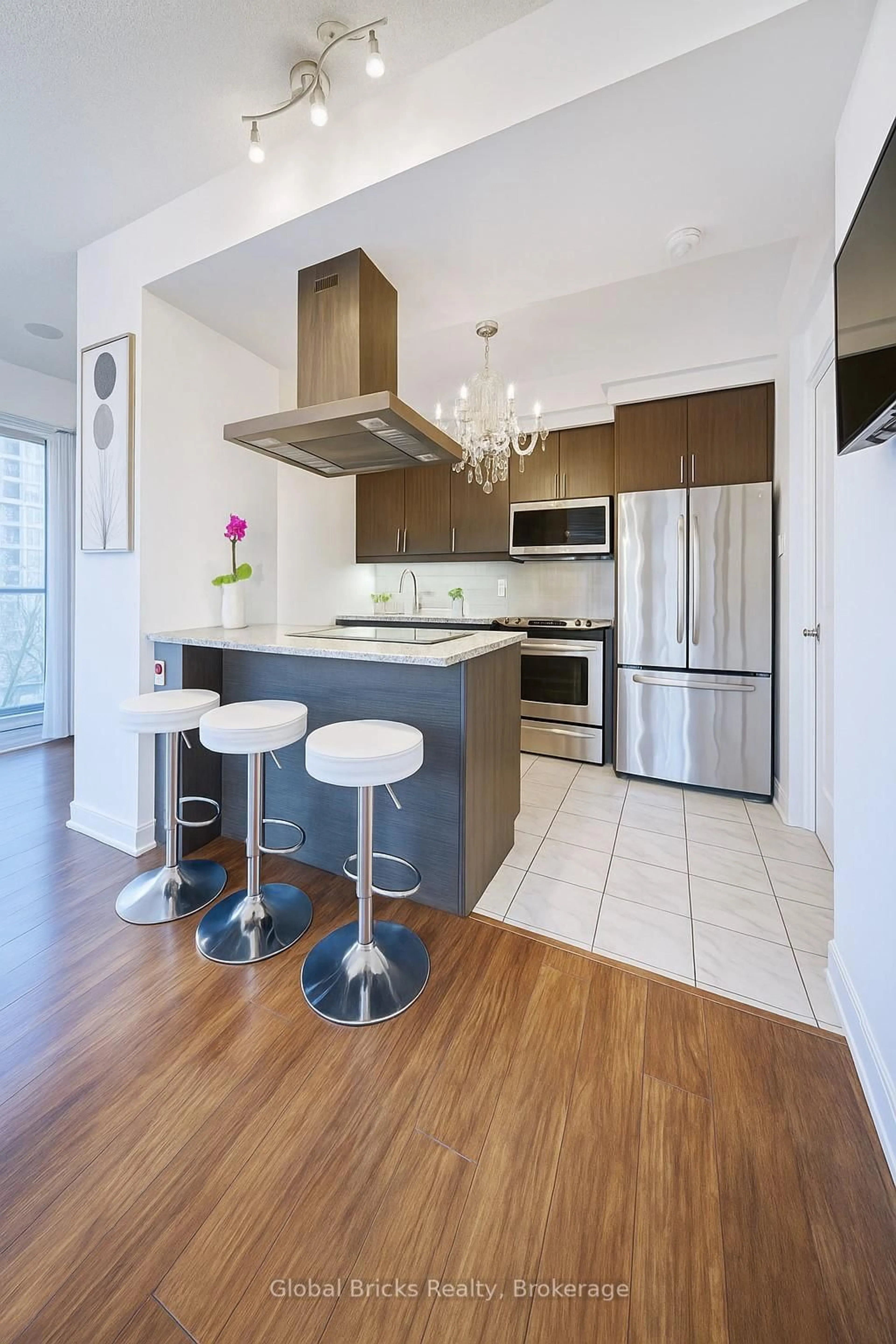 Contemporary kitchen, unknown for 60 Absolute Ave #308, Mississauga Ontario L4Z 0A9