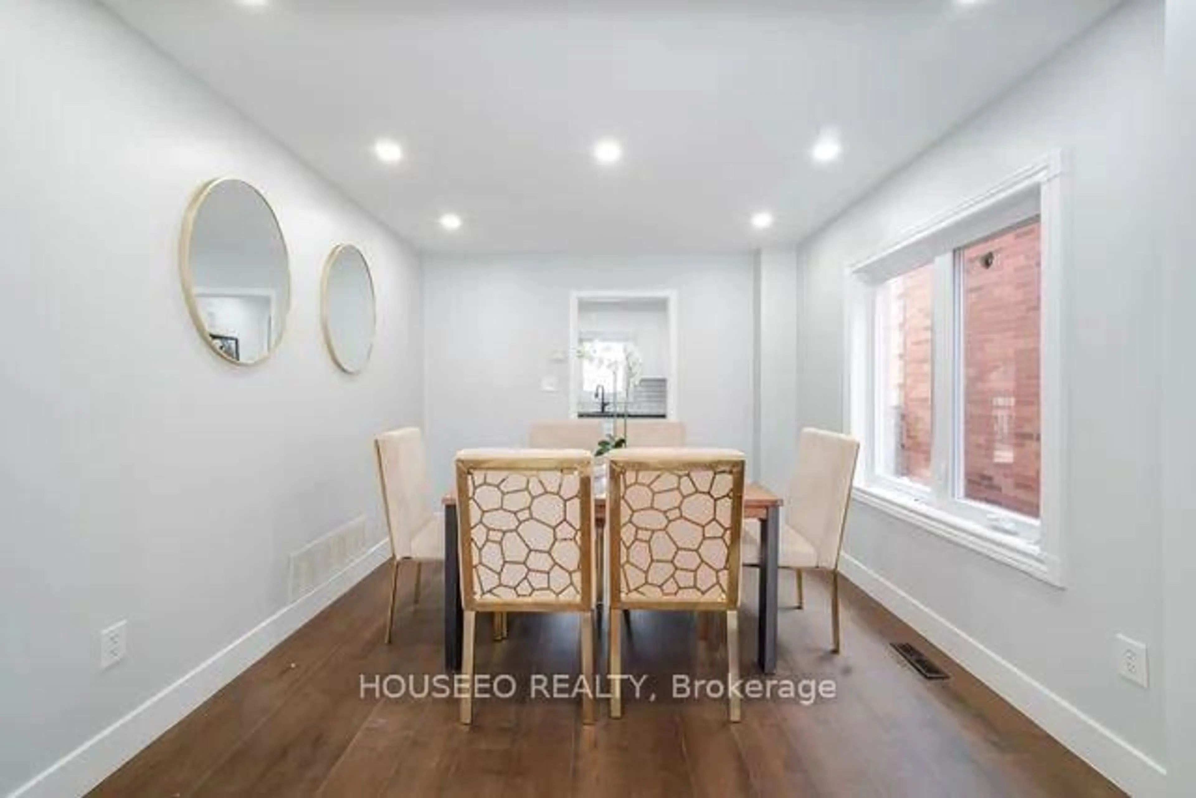 Dining room, unknown for 23 Fenflower Crt, Brampton Ontario L7A 1H3