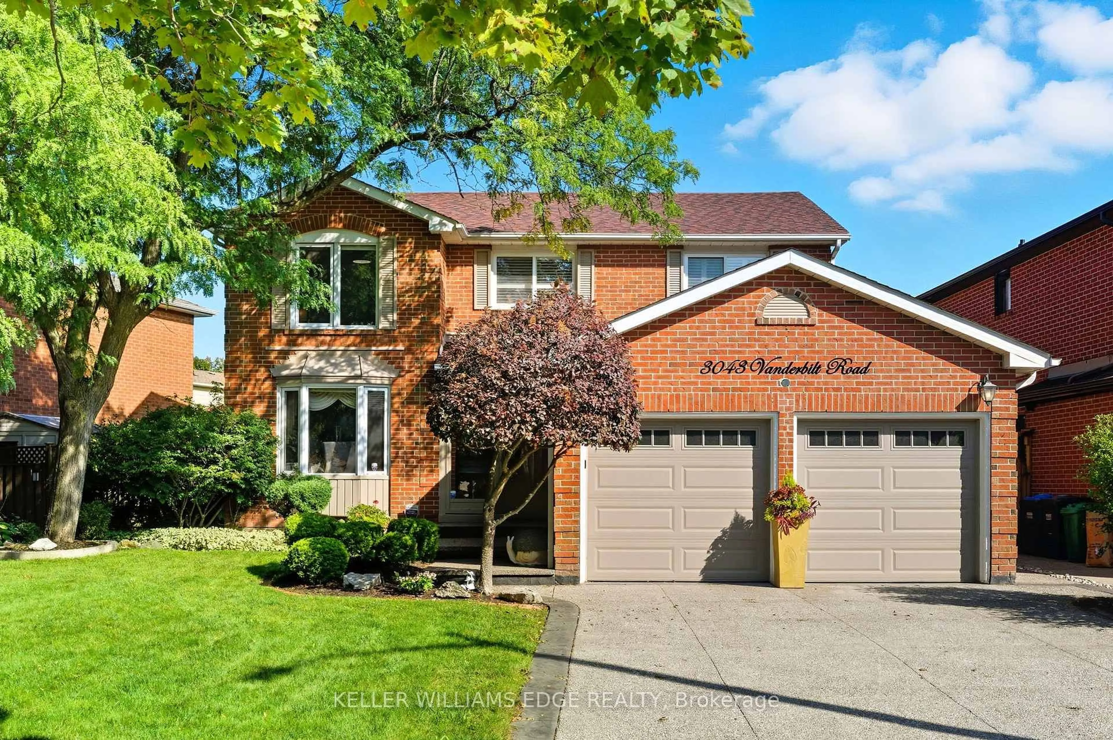 Home with brick exterior material, street for 3043 Vanderbilt Rd, Mississauga Ontario L5N 4W8