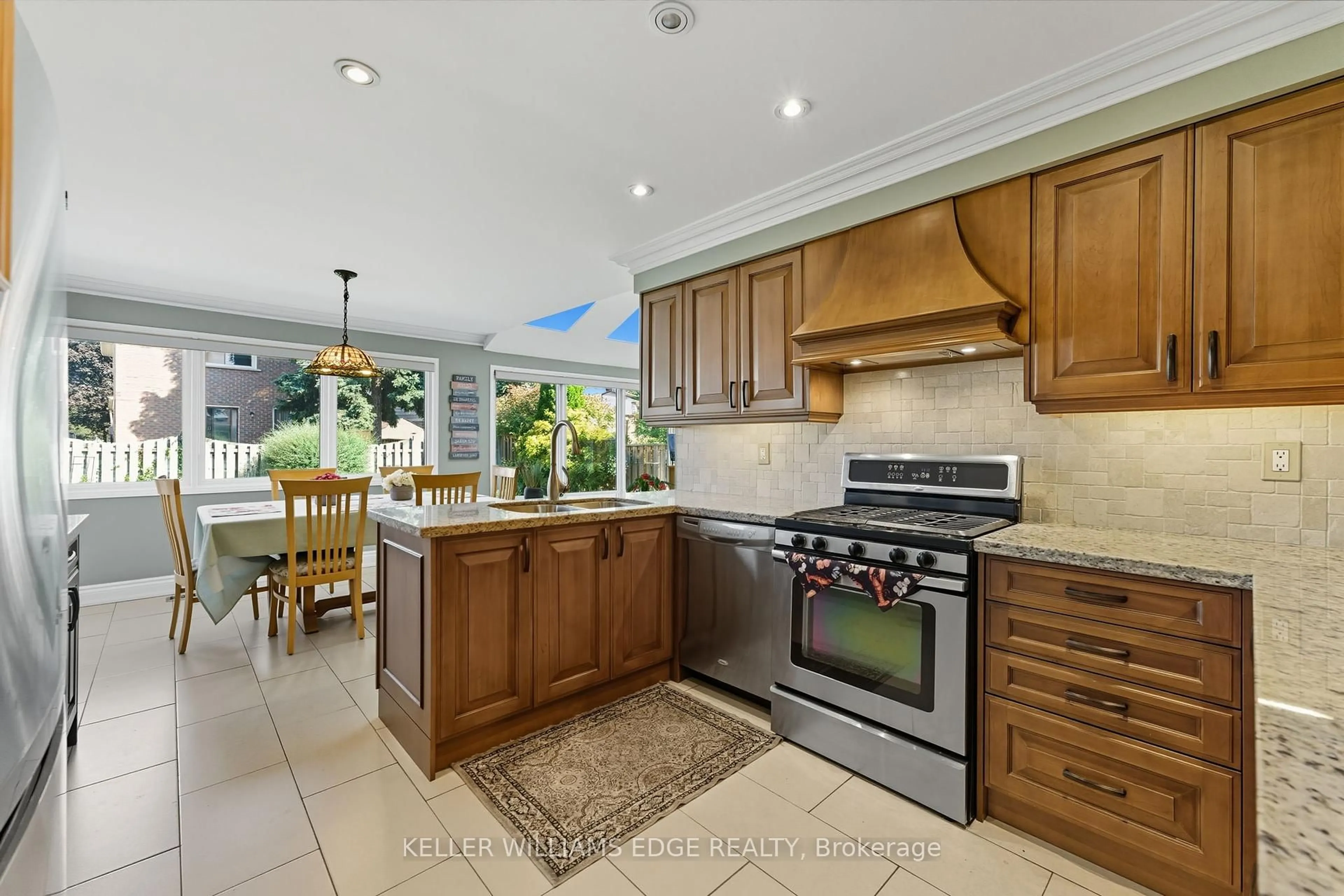 Open concept kitchen, ceramic/tile floor for 3043 Vanderbilt Rd, Mississauga Ontario L5N 4W8