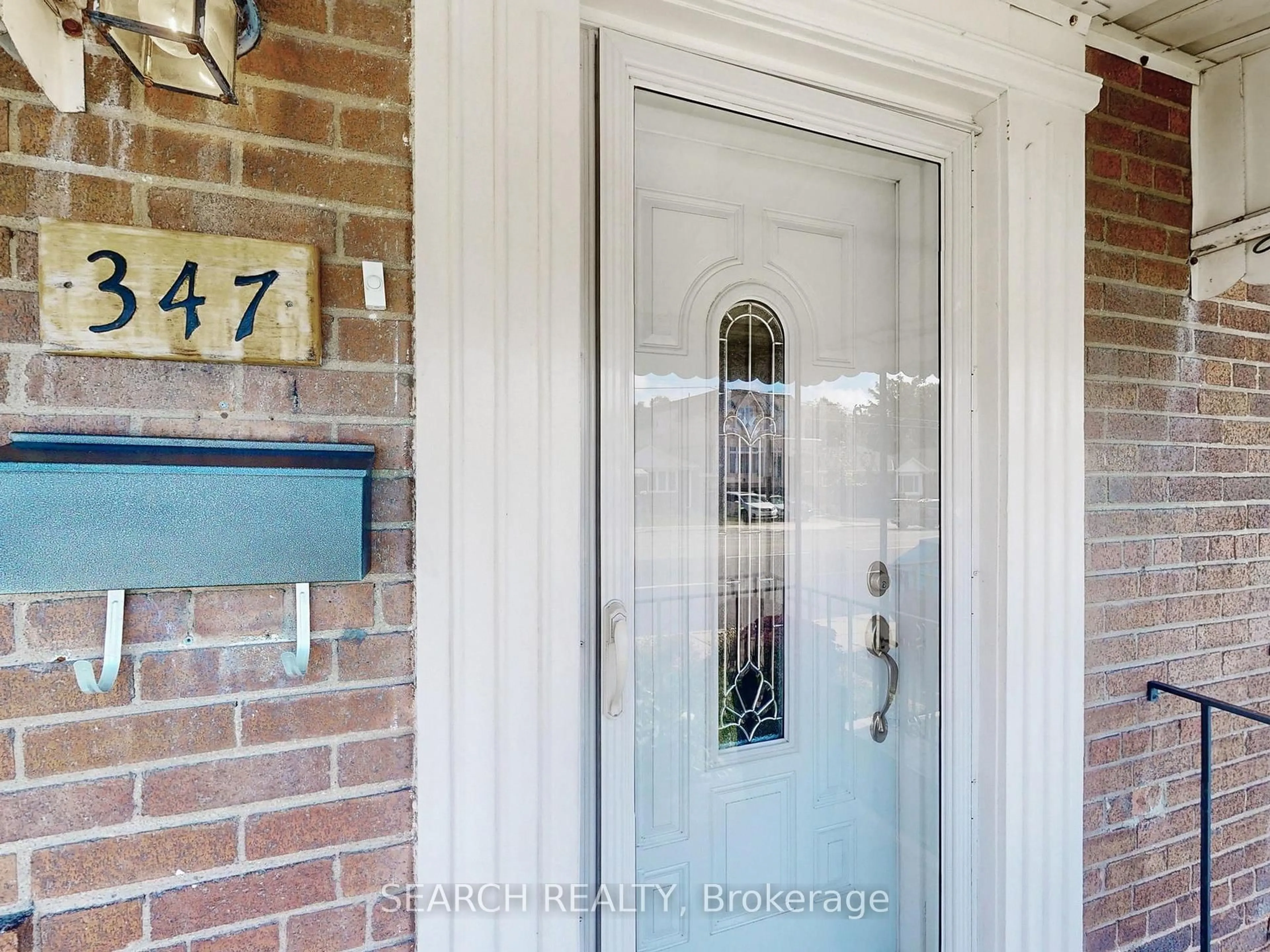 Indoor entryway for 347 Kipling Ave, Toronto Ontario M8V 3K6