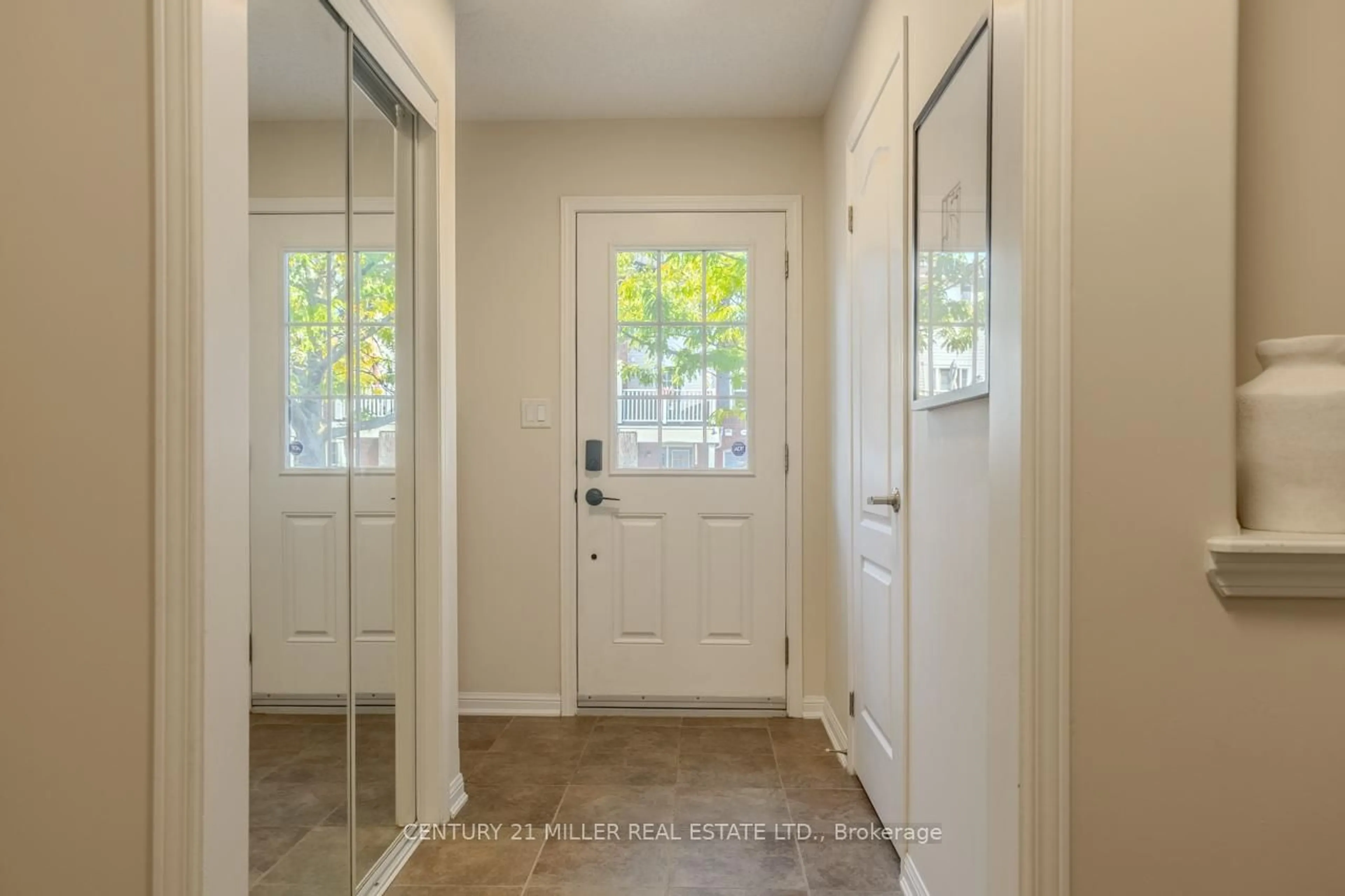Indoor entryway for 935 Deverell Pl, Milton Ontario L9T 0M3