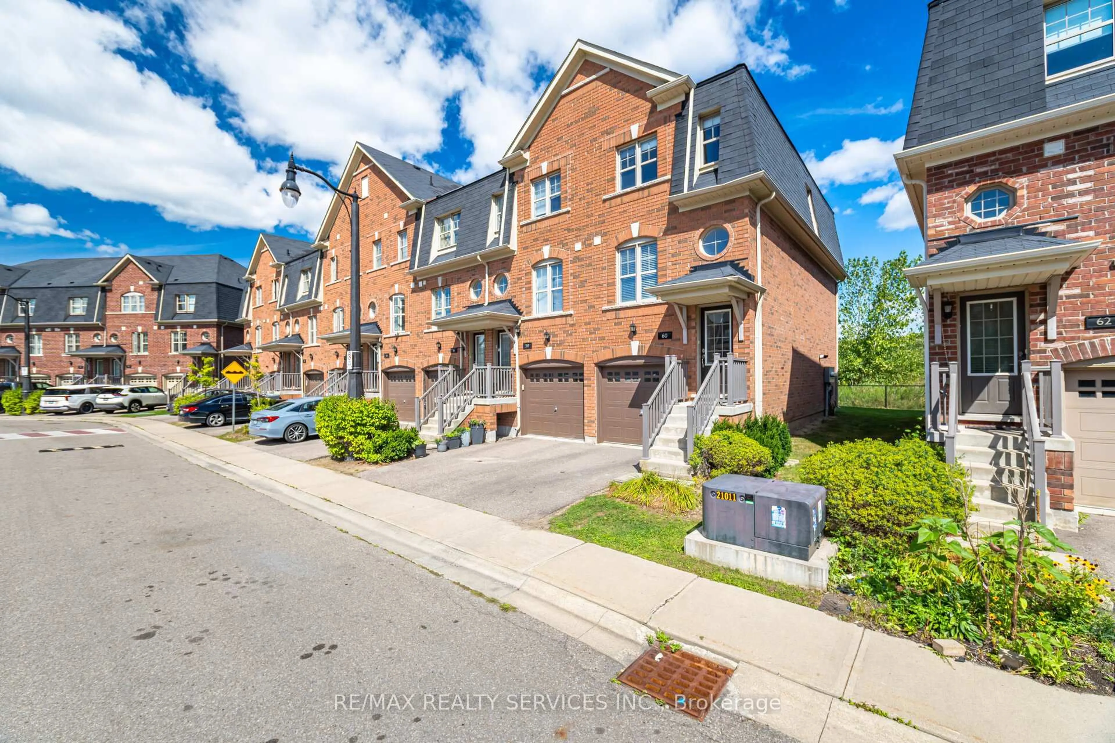 Unknown for 60 Soldier St, Brampton Ontario L7A 4B7