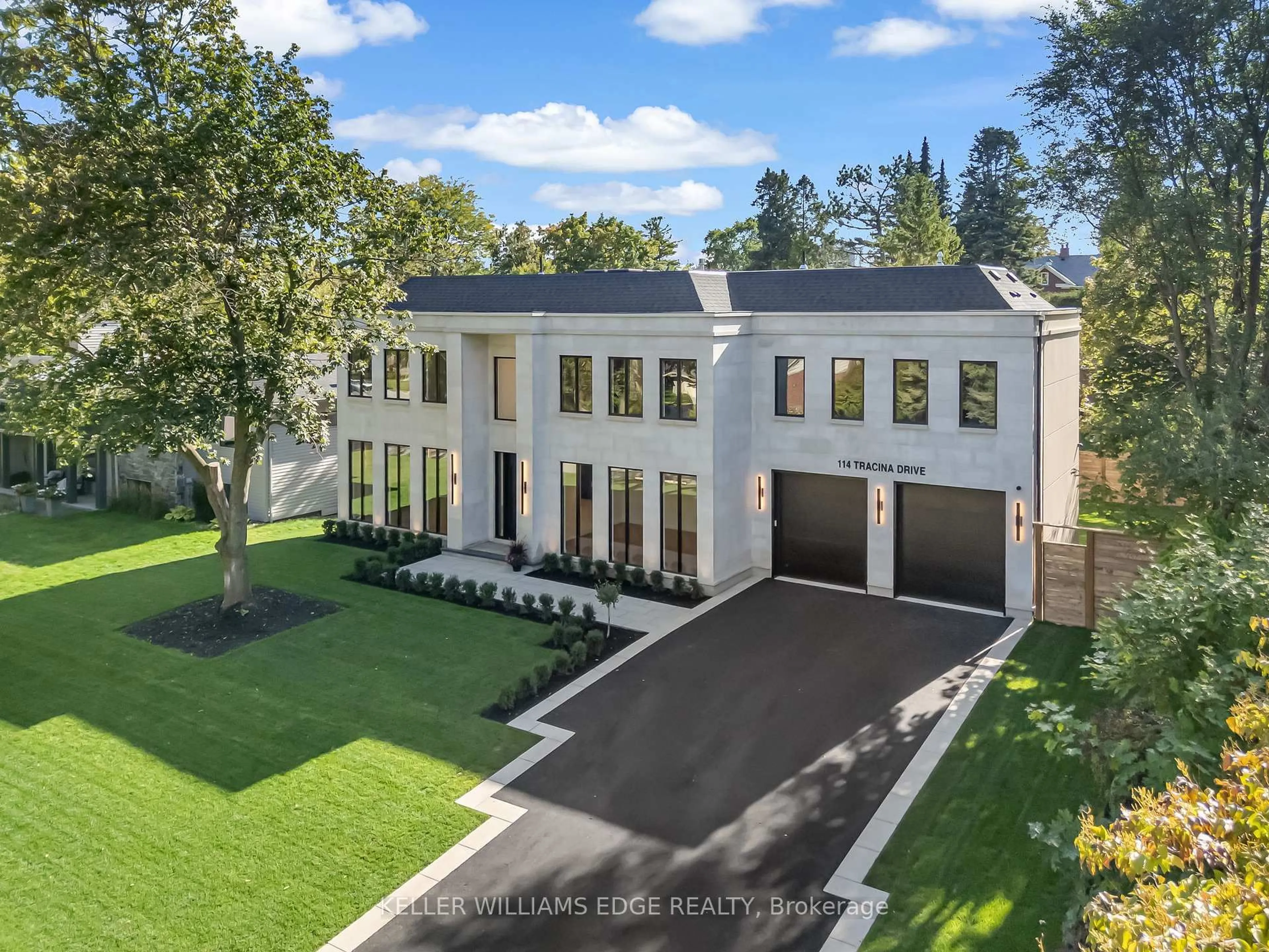 A pic from outside/outdoor area/front of a property/back of a property/a pic from drone, street for 114 Tracina Dr, Oakville Ontario L6L 4B7