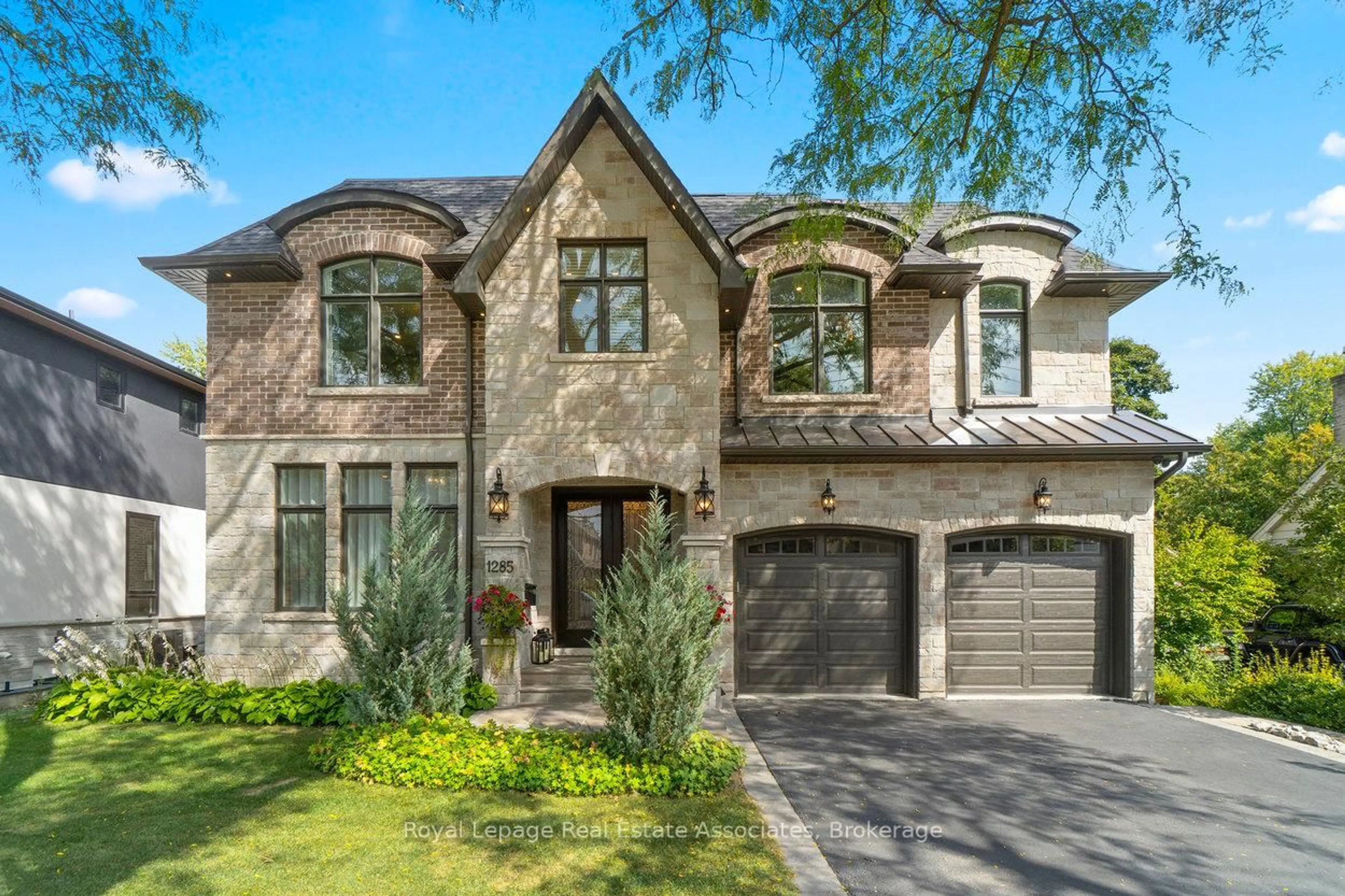 Home with brick exterior material, street for 1285 Mineola Gdns, Mississauga Ontario L5G 3Y5