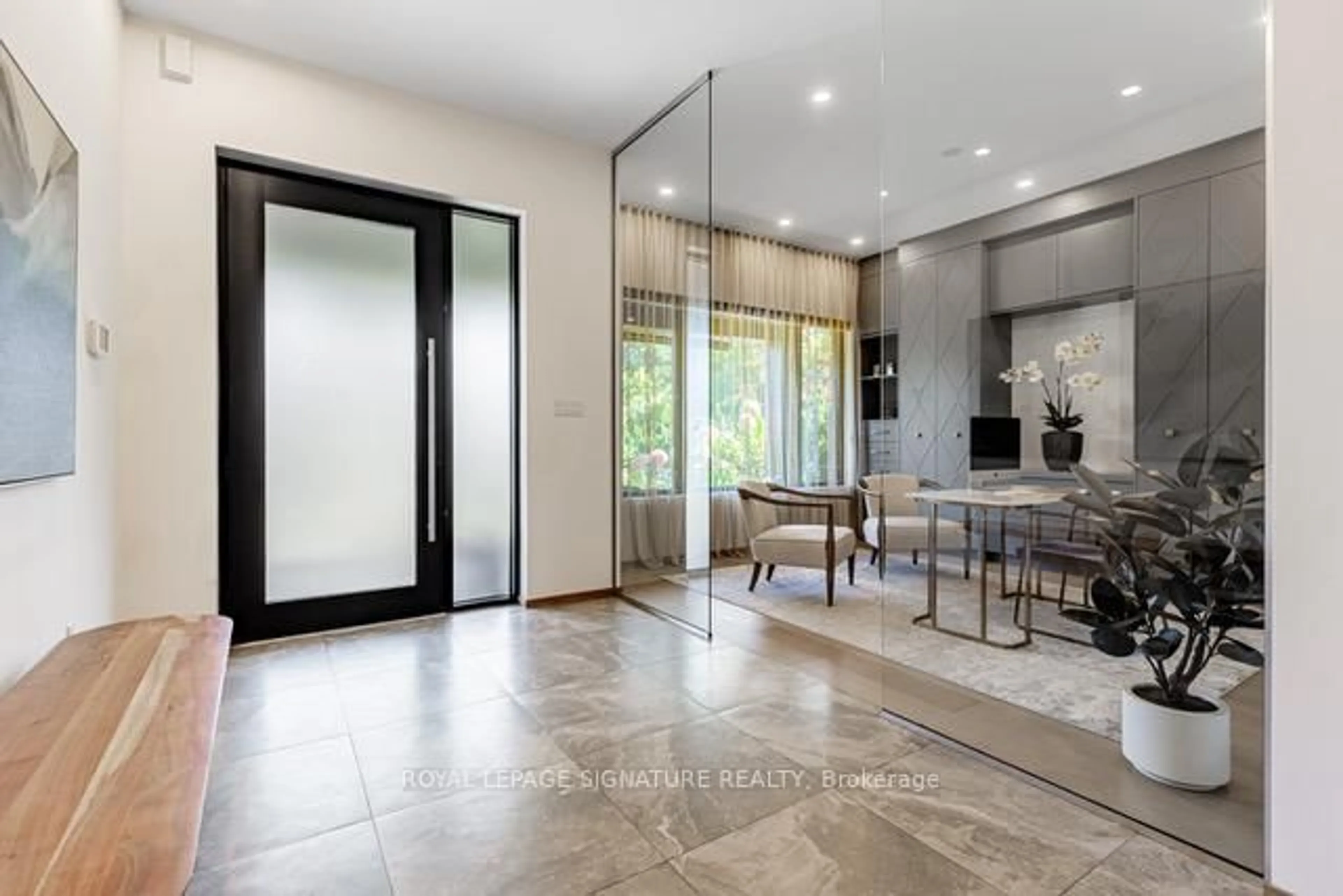 Indoor entryway for 20 Hartfield Crt, Toronto Ontario M9A 3E4
