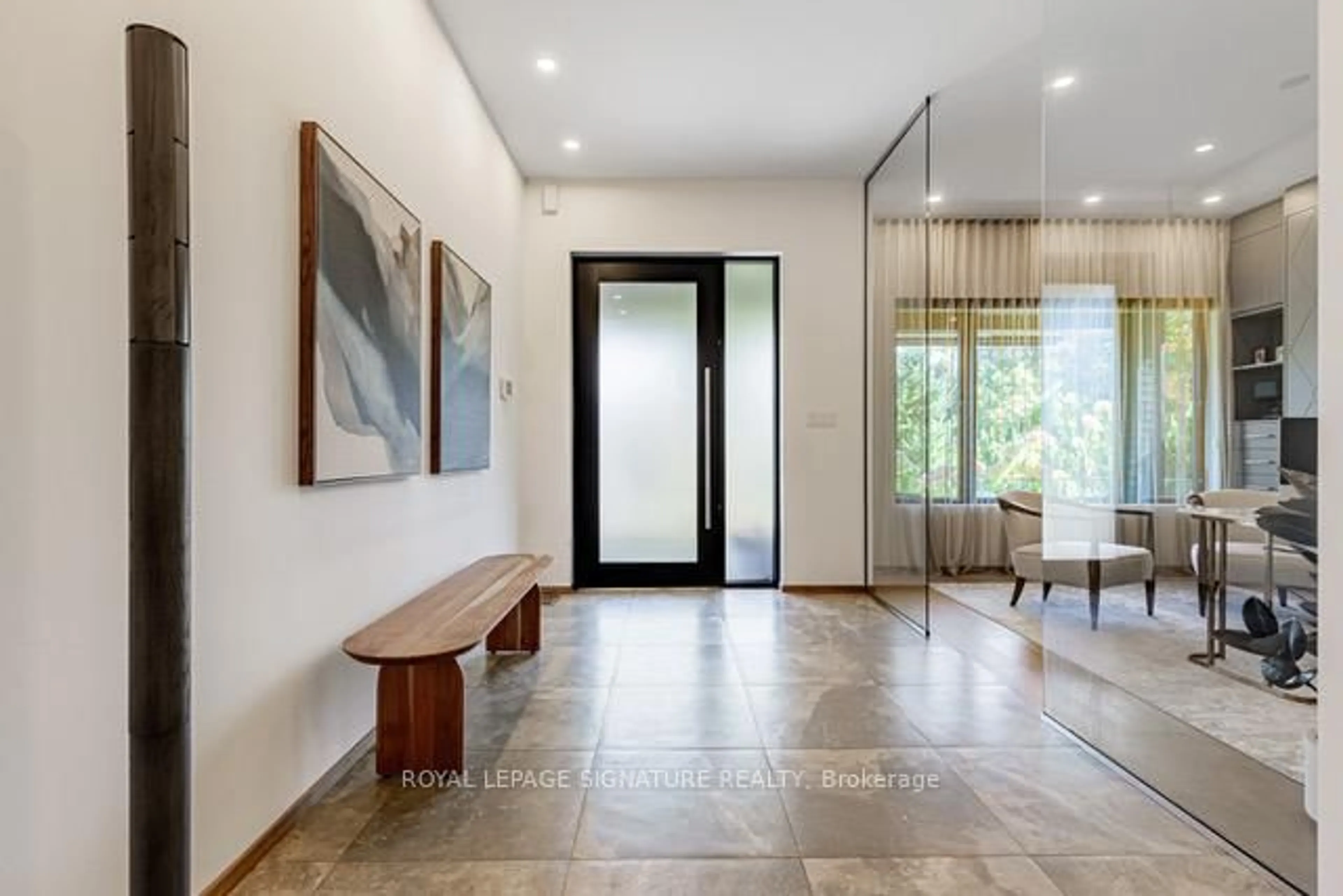 Indoor entryway for 20 Hartfield Crt, Toronto Ontario M9A 3E4