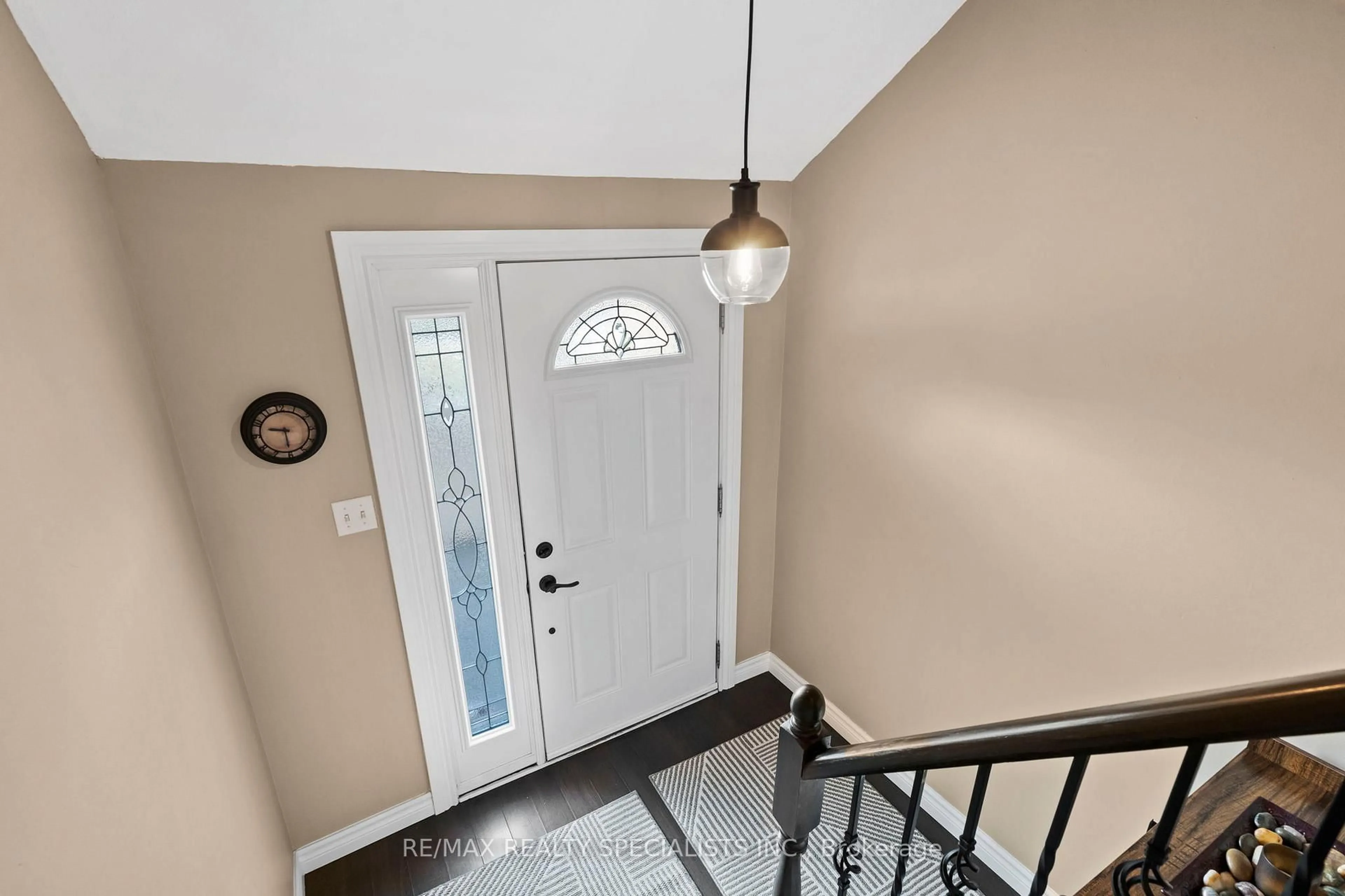 Indoor entryway for 4250 Jefton Cres, Mississauga Ontario L5L 1Z3
