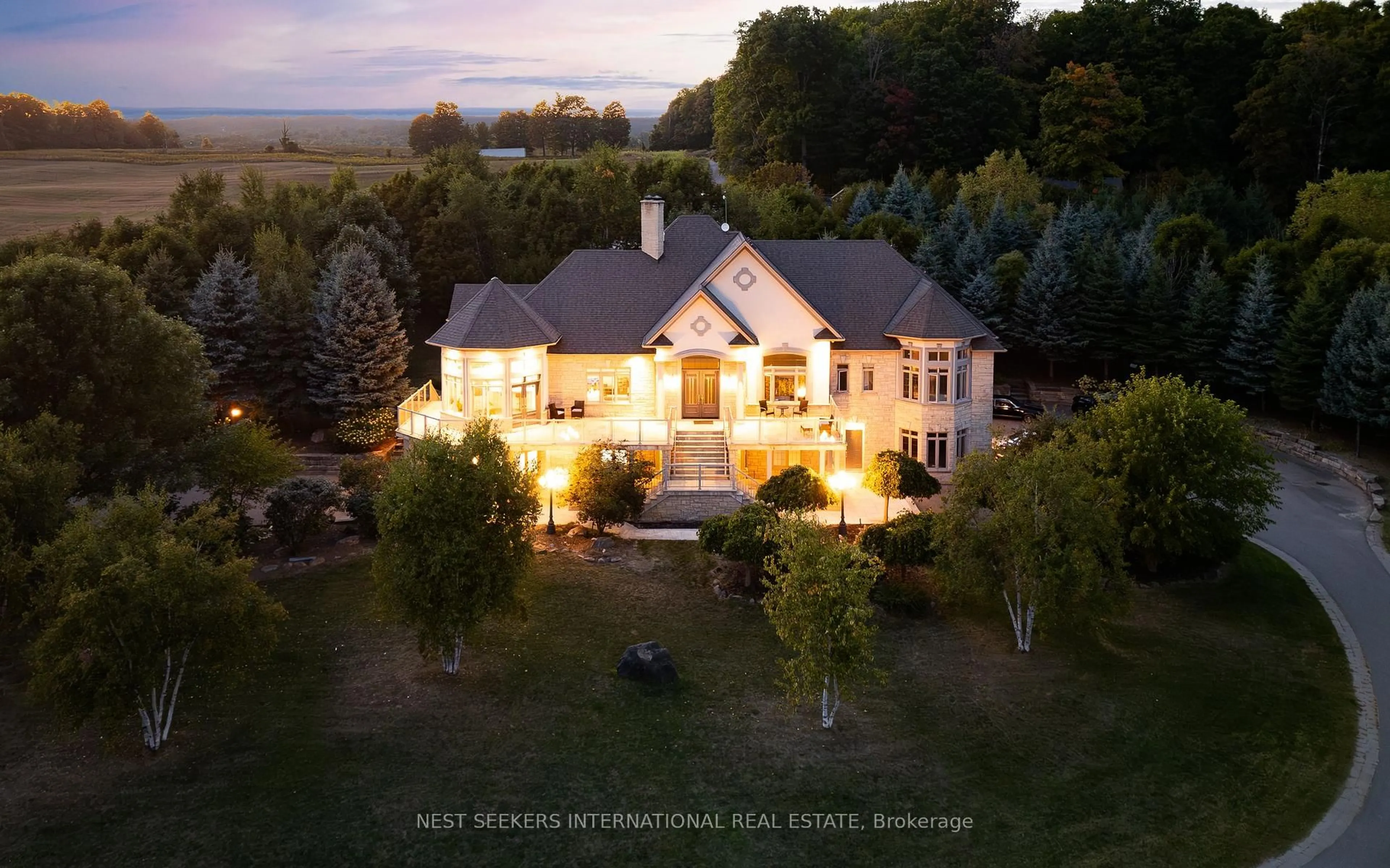A pic from outside/outdoor area/front of a property/back of a property/a pic from drone, mountain view for 3722 The Grange Sdrd, Caledon Ontario L7C 0C3