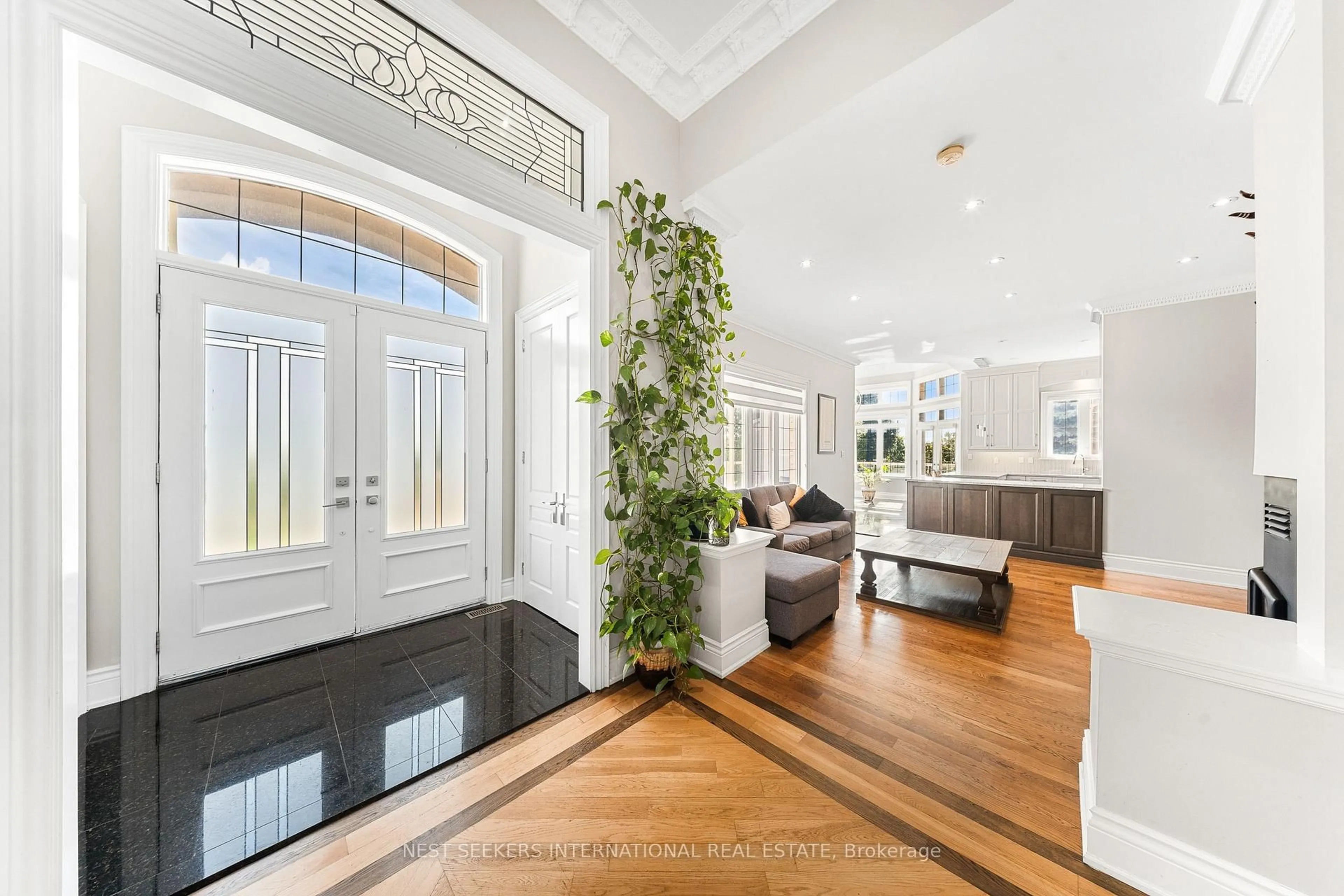 Indoor entryway for 3722 The Grange Sdrd, Caledon Ontario L7C 0C3