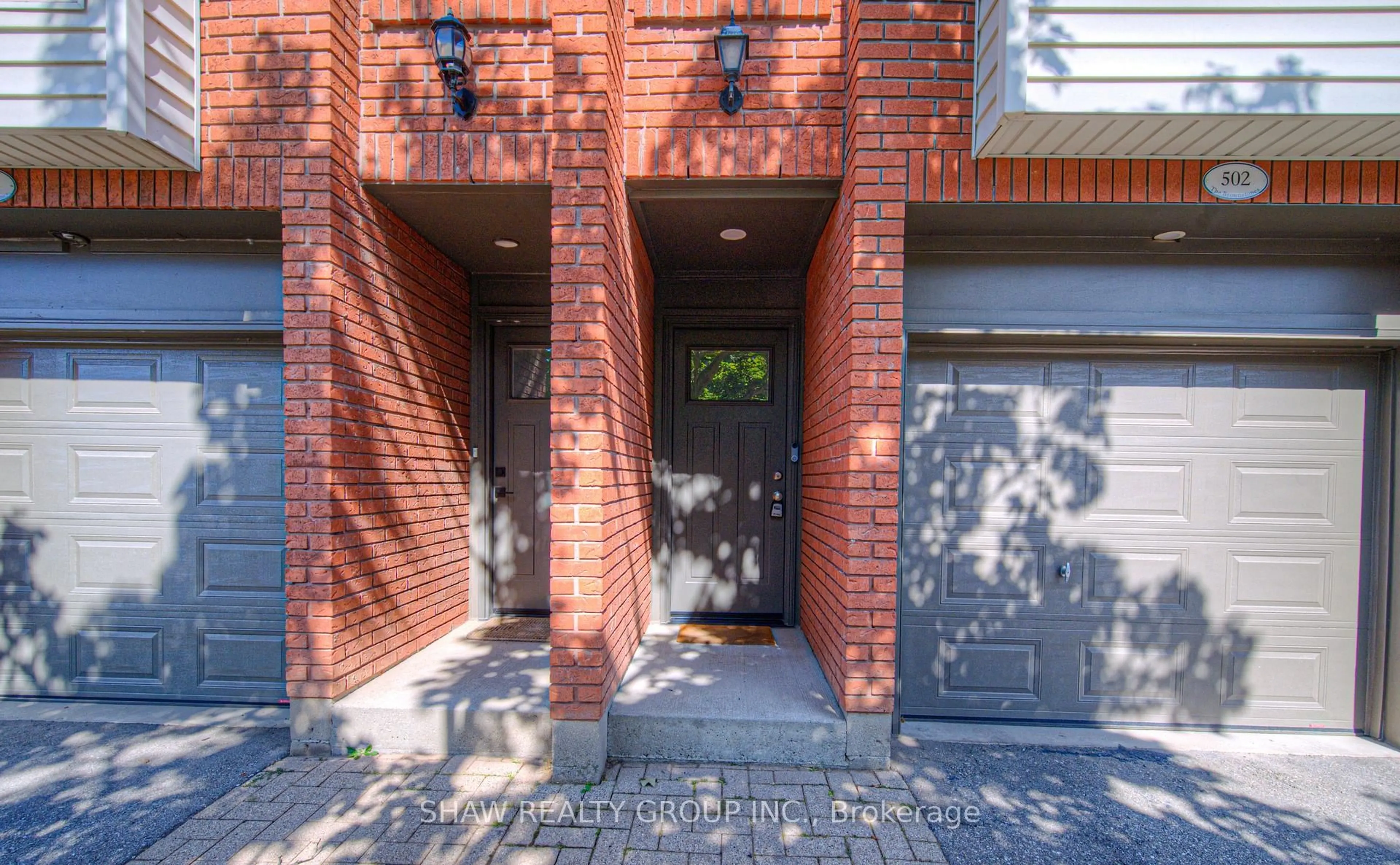 Home with brick exterior material, street for 895 Maple Ave #502, Burlington Ontario L7S 2N7