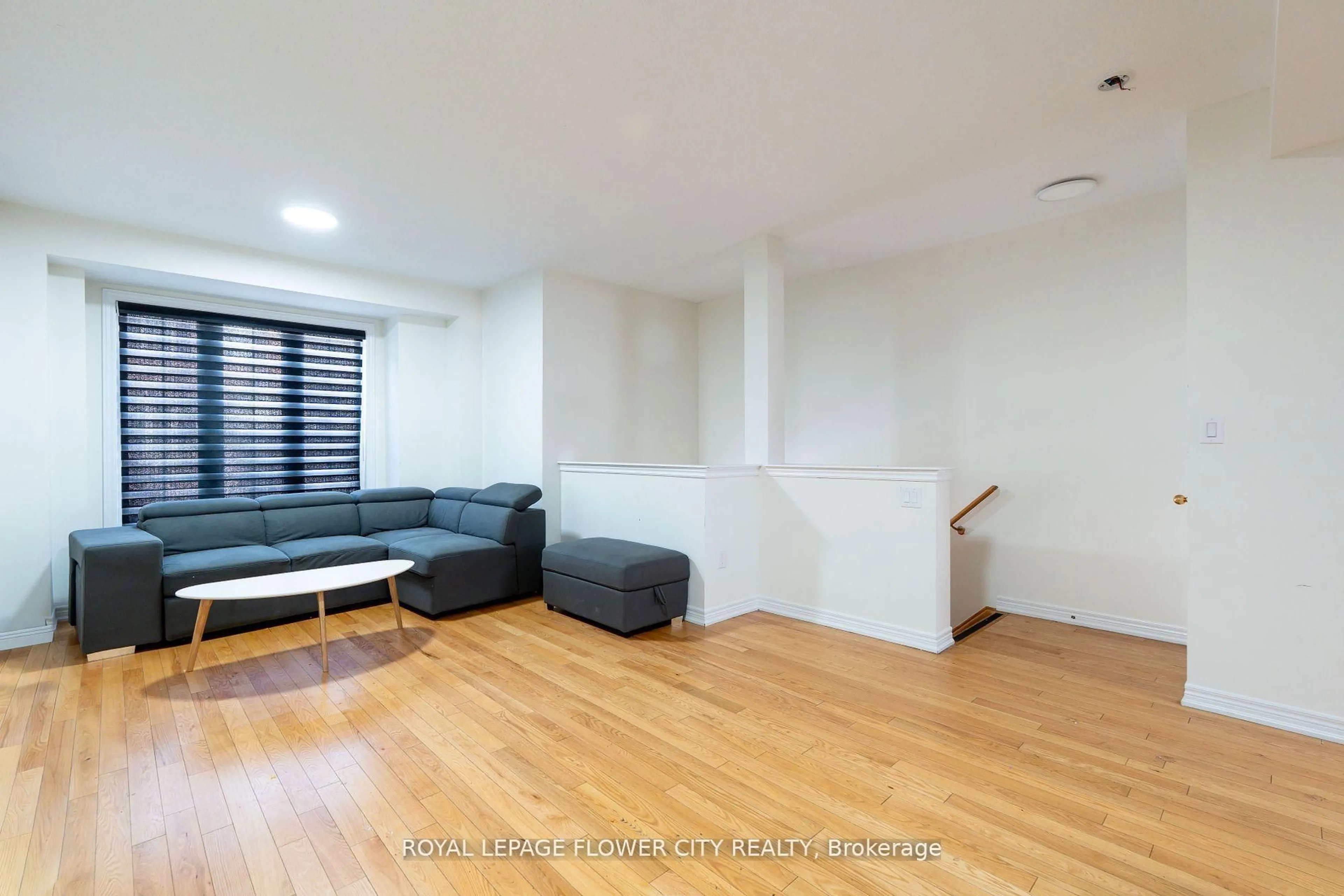 Unknown for 15 Sea Drifter Cres, Brampton Ontario L6P 4A9