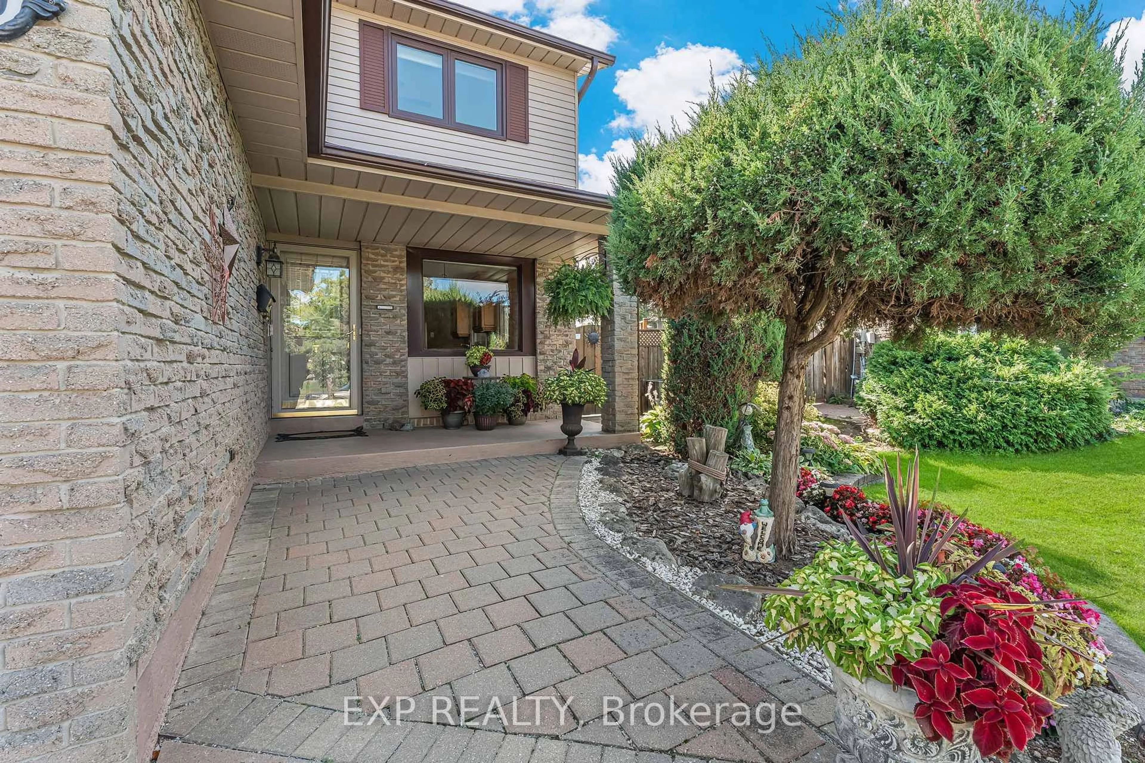 Indoor entryway for 2930 Oslo Cres, Mississauga Ontario L5N 1Z9