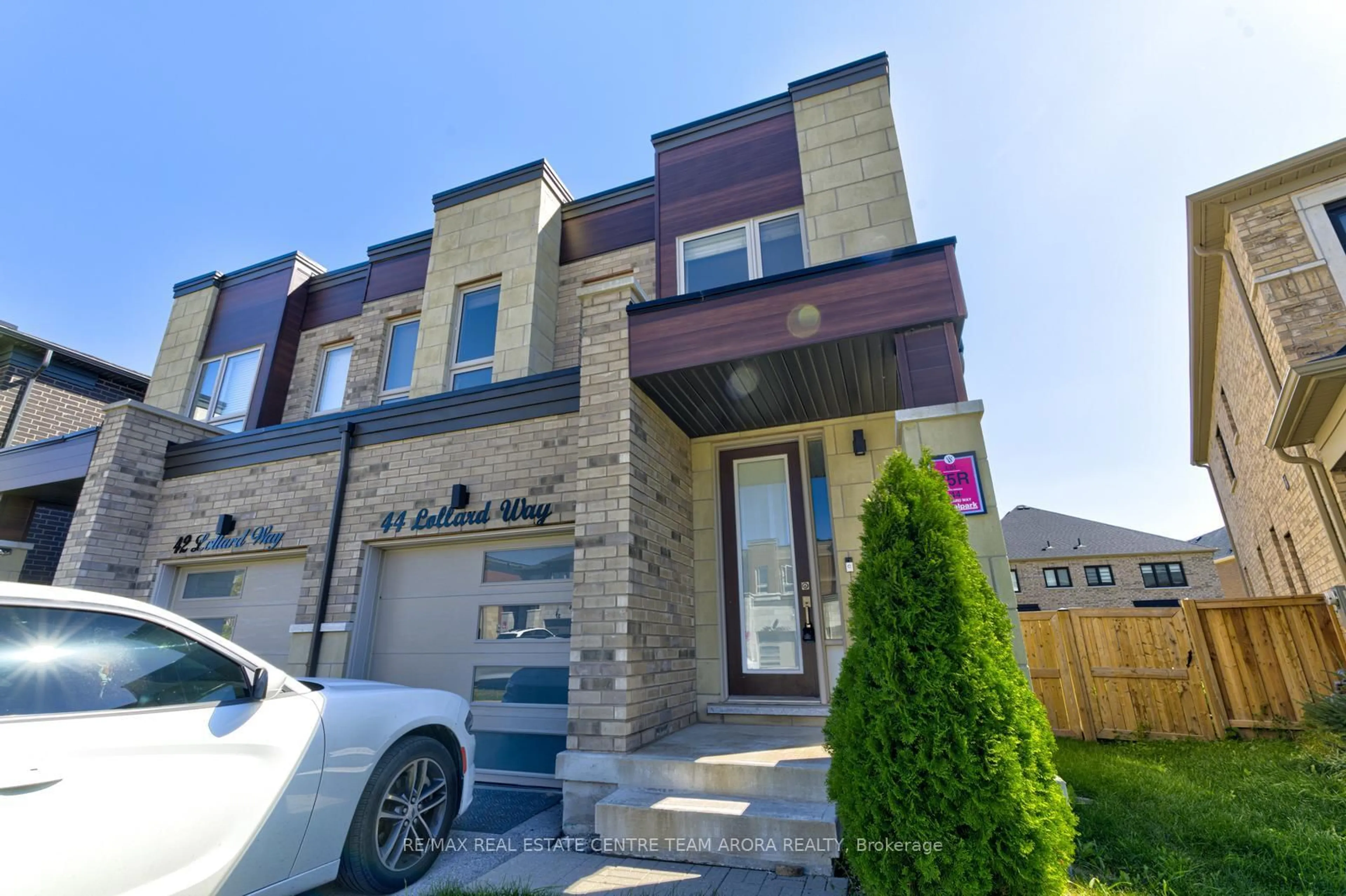 Home with brick exterior material, street for 44 Lollard Way, Brampton Ontario L6Y 0E4