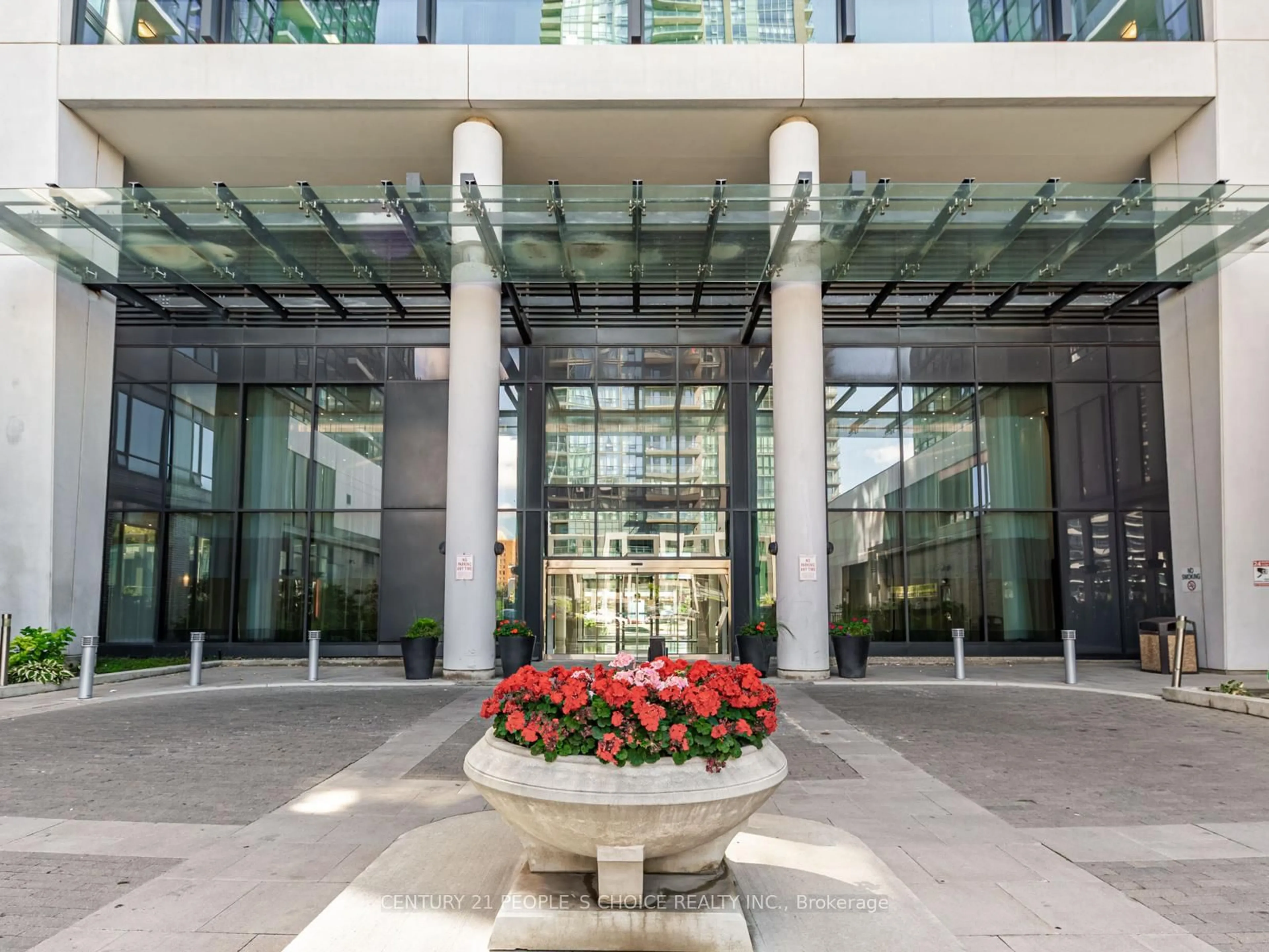Indoor foyer for 75 Eglinton Ave #1403, Mississauga Ontario L5R 1B2