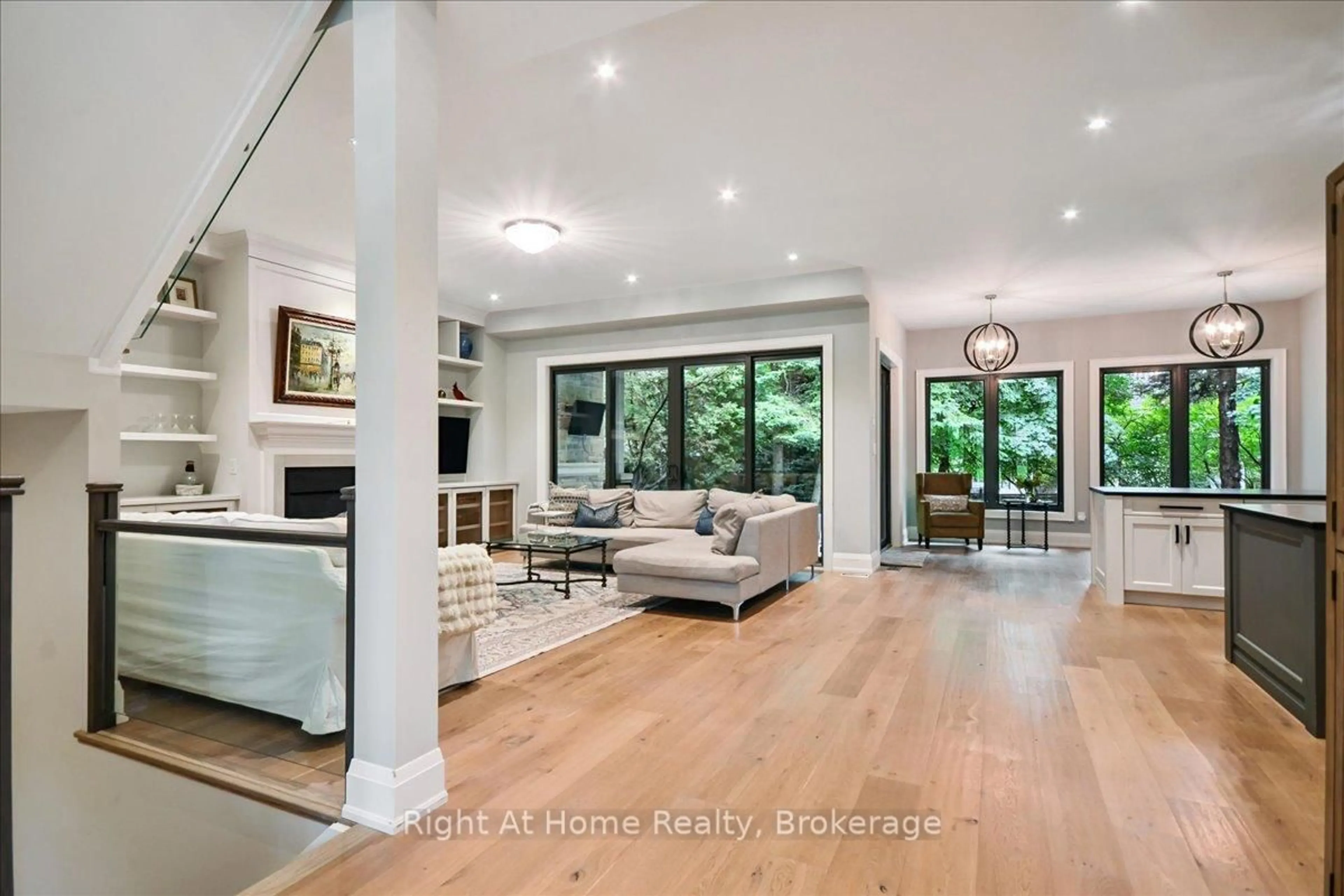 Unknown for 176 Viewbank Cres, Oakville Ontario L6L 1R4
