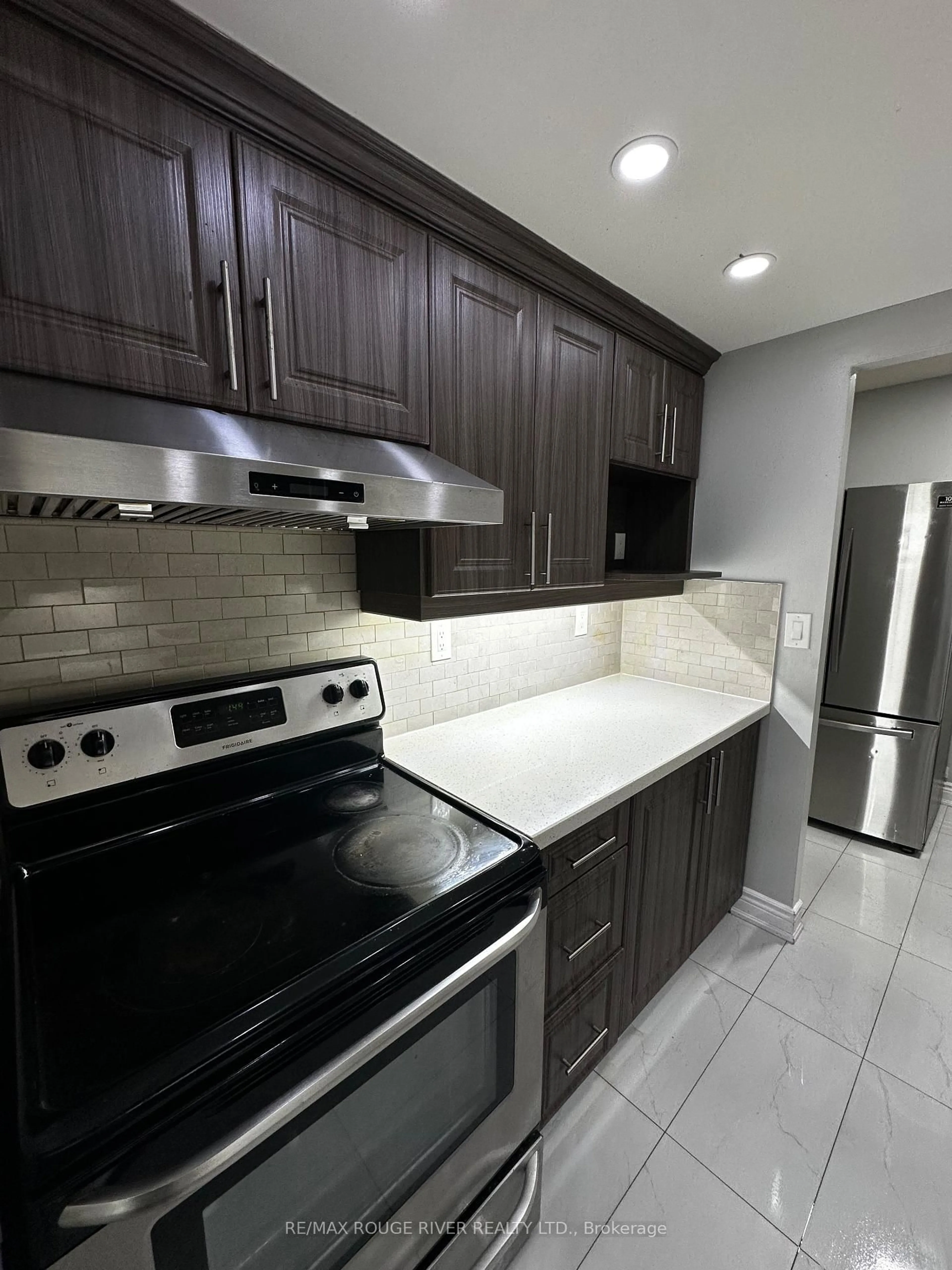Standard kitchen, ceramic/tile floor for 4 Lisa St #804, Brampton Ontario L6T 4B6