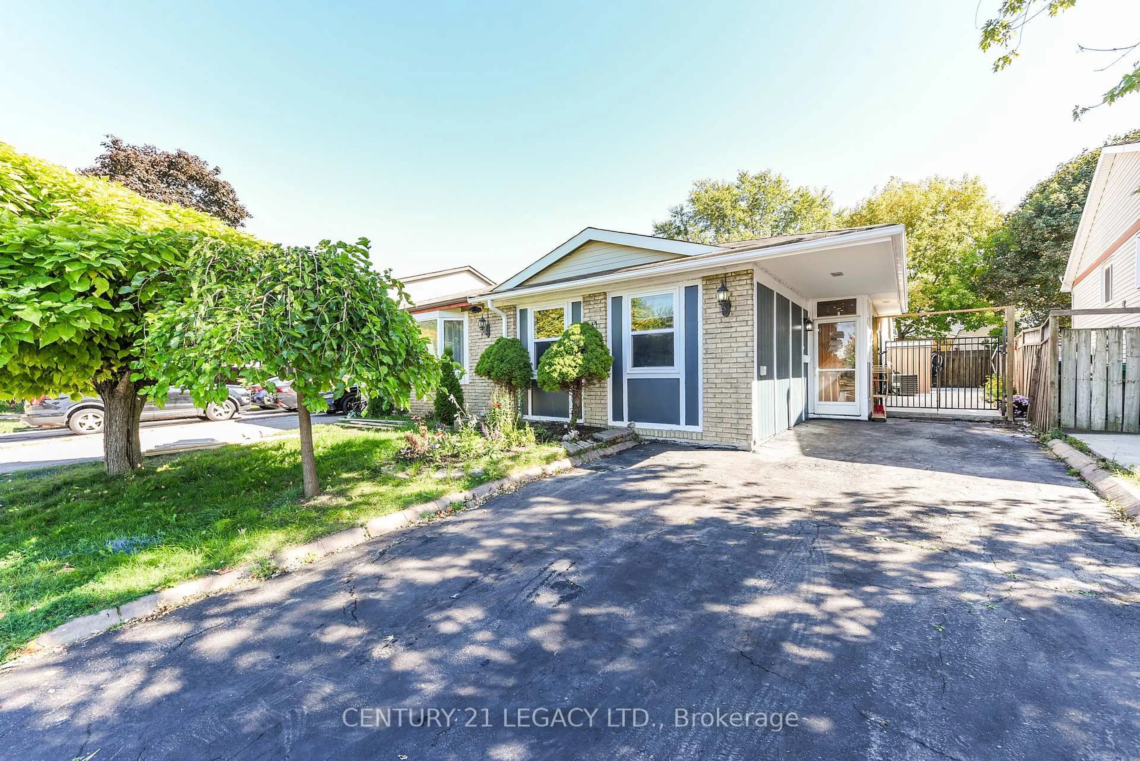 A pic from outside/outdoor area/front of a property/back of a property/a pic from drone, street for 11 Bruce Beer Dr, Brampton Ontario L6V 2W7