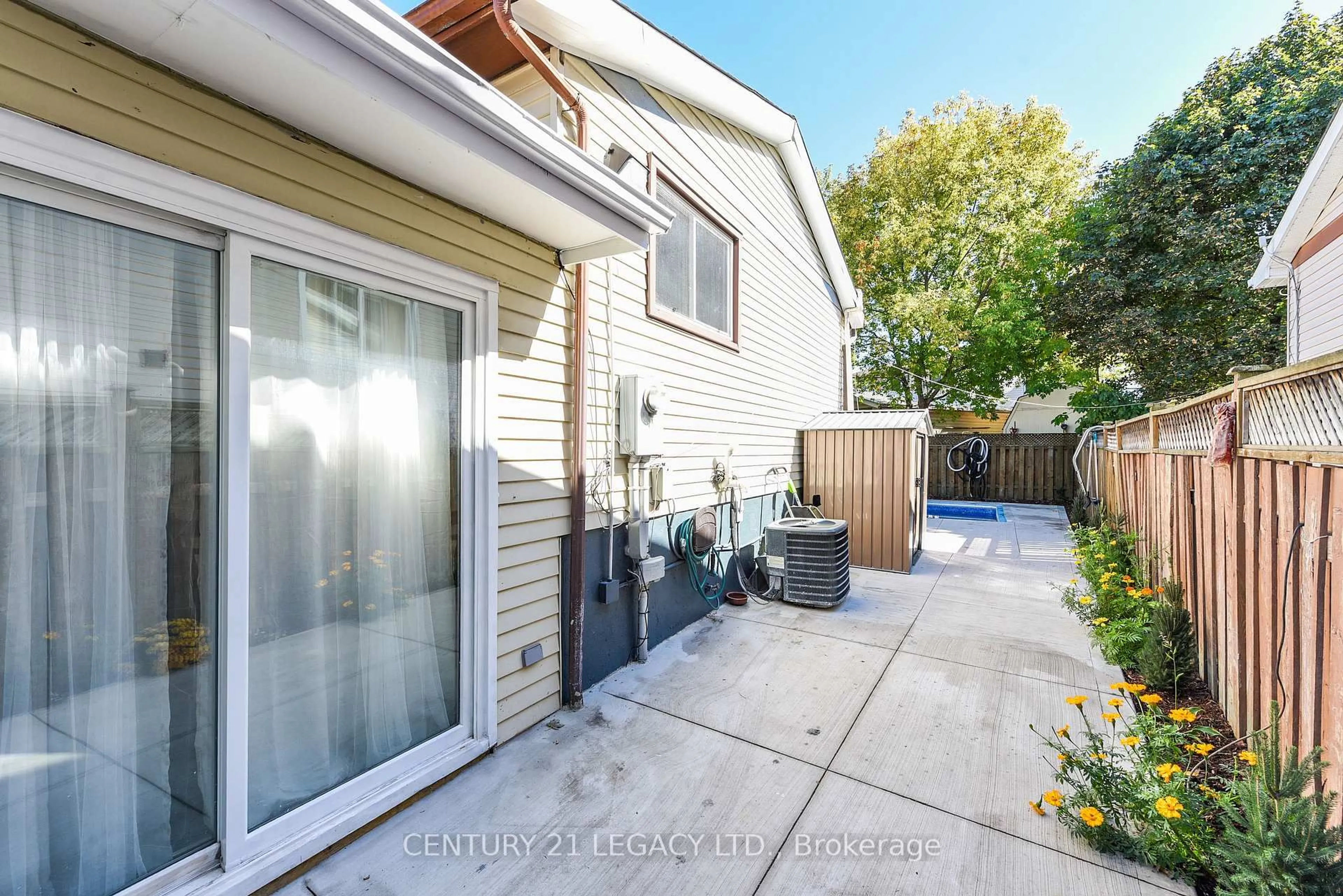 Patio, street for 11 Bruce Beer Dr, Brampton Ontario L6V 2W7