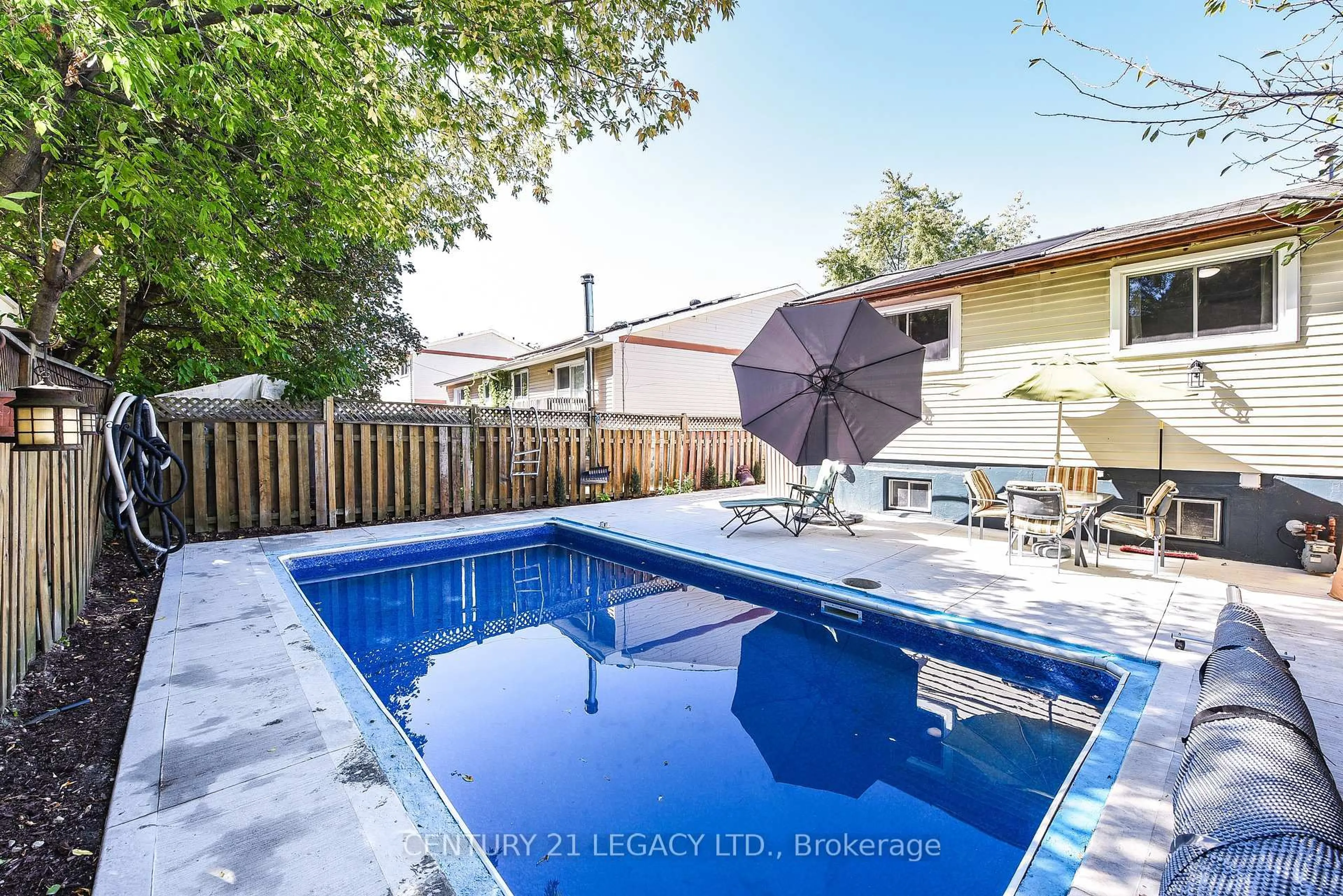 Pool for 11 Bruce Beer Dr, Brampton Ontario L6V 2W7