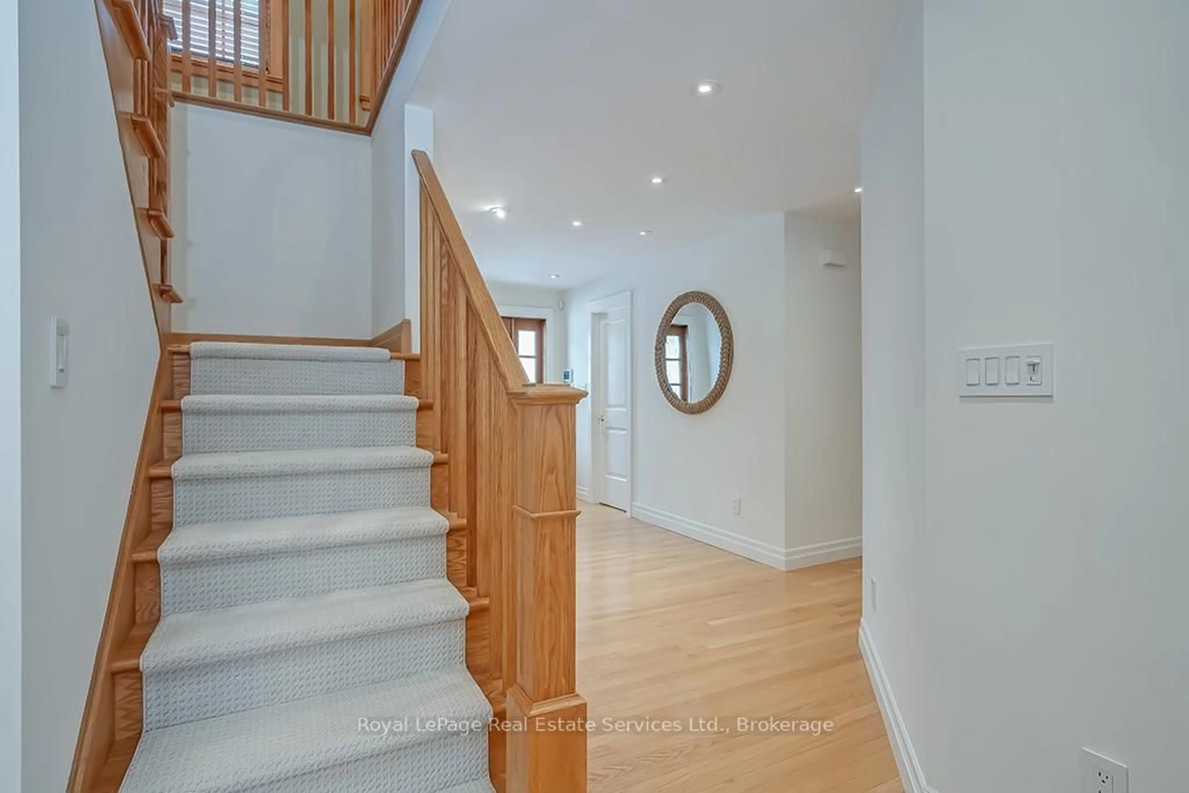 Stairs for 69 Allan St, Oakville Ontario L6J 3M7