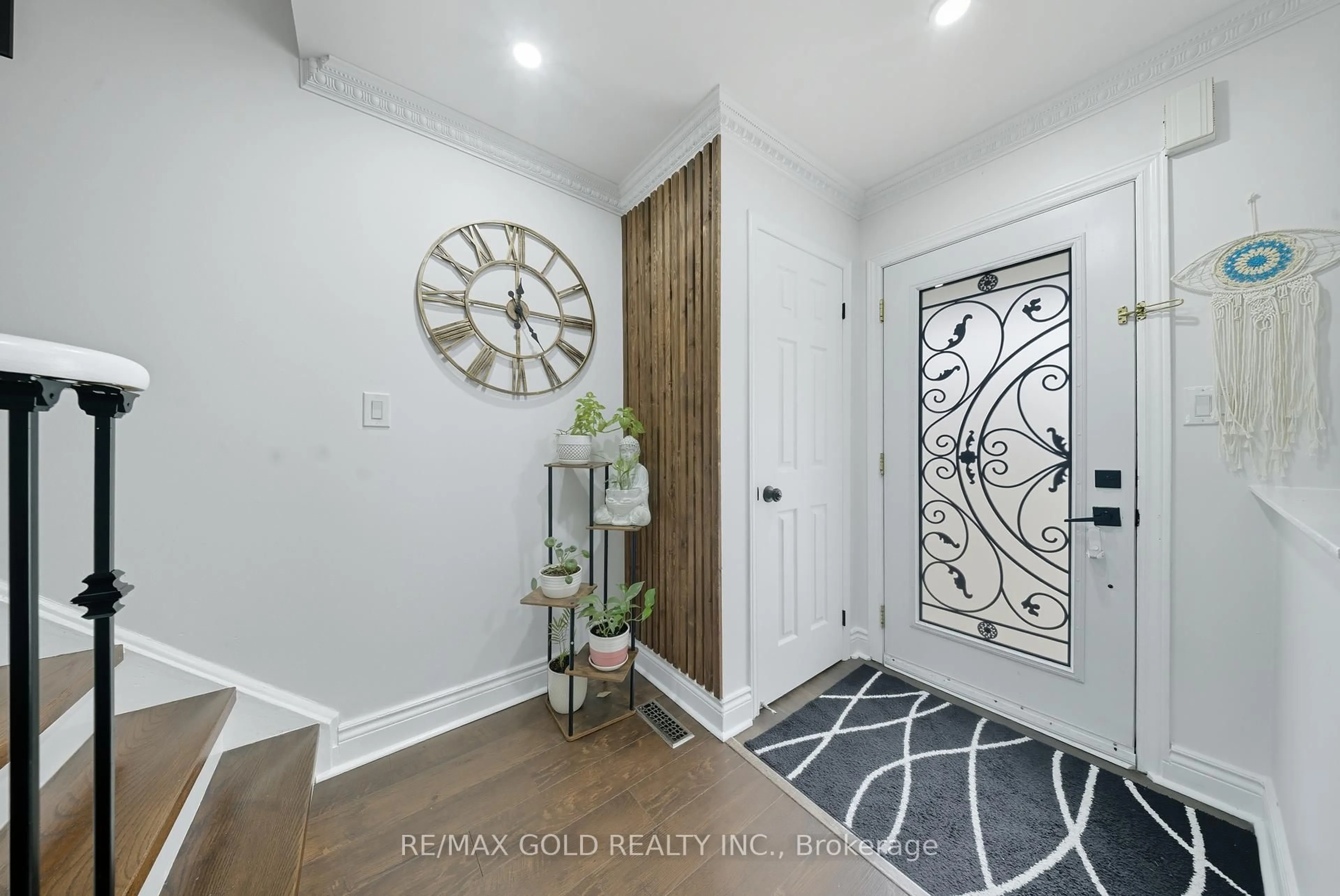 Indoor entryway for 11 Flatlands Way, Brampton Ontario L6R 2B5