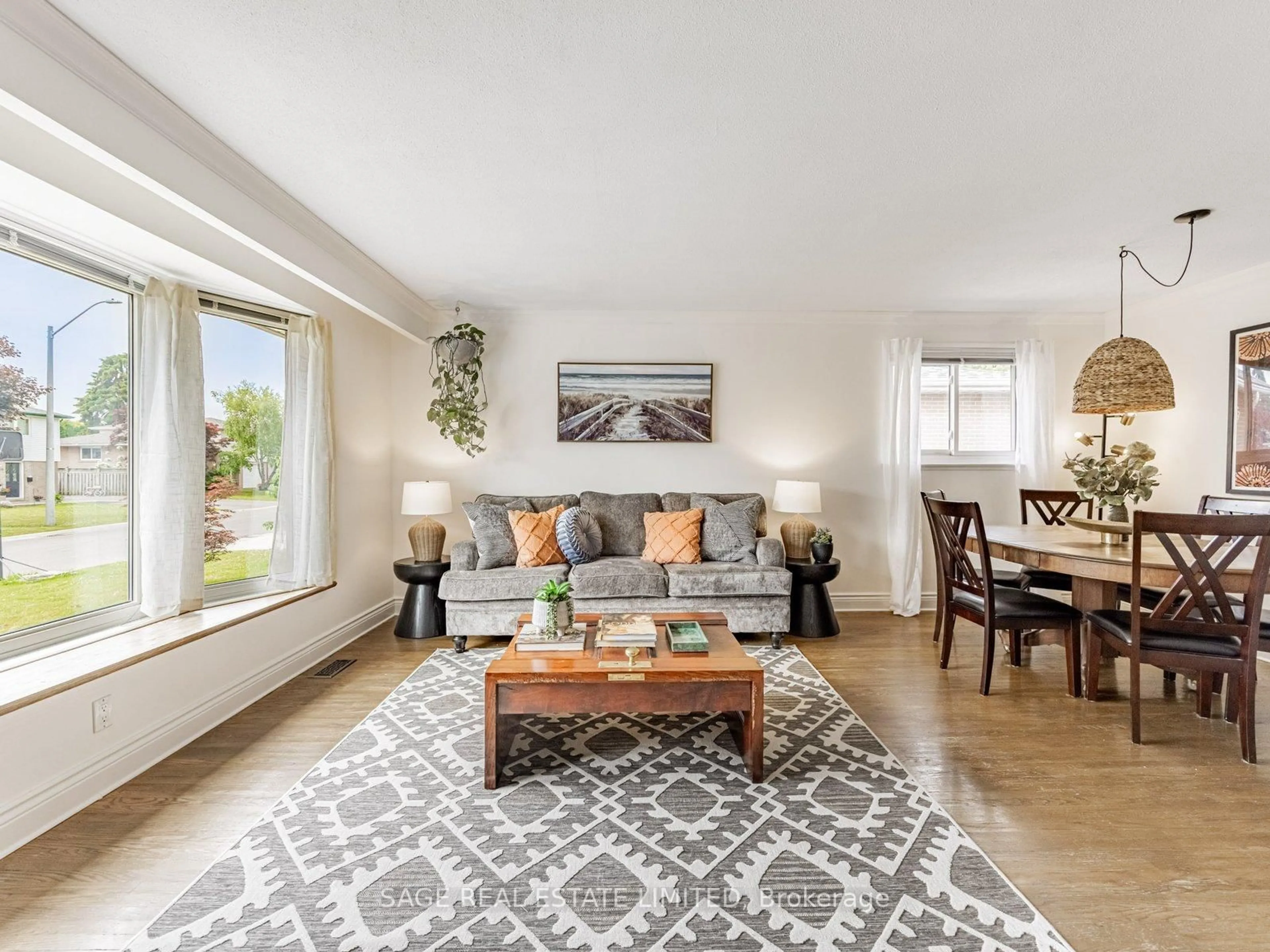 Living room with furniture, unknown for 46 Watson Cres, Brampton Ontario L6W 1E7