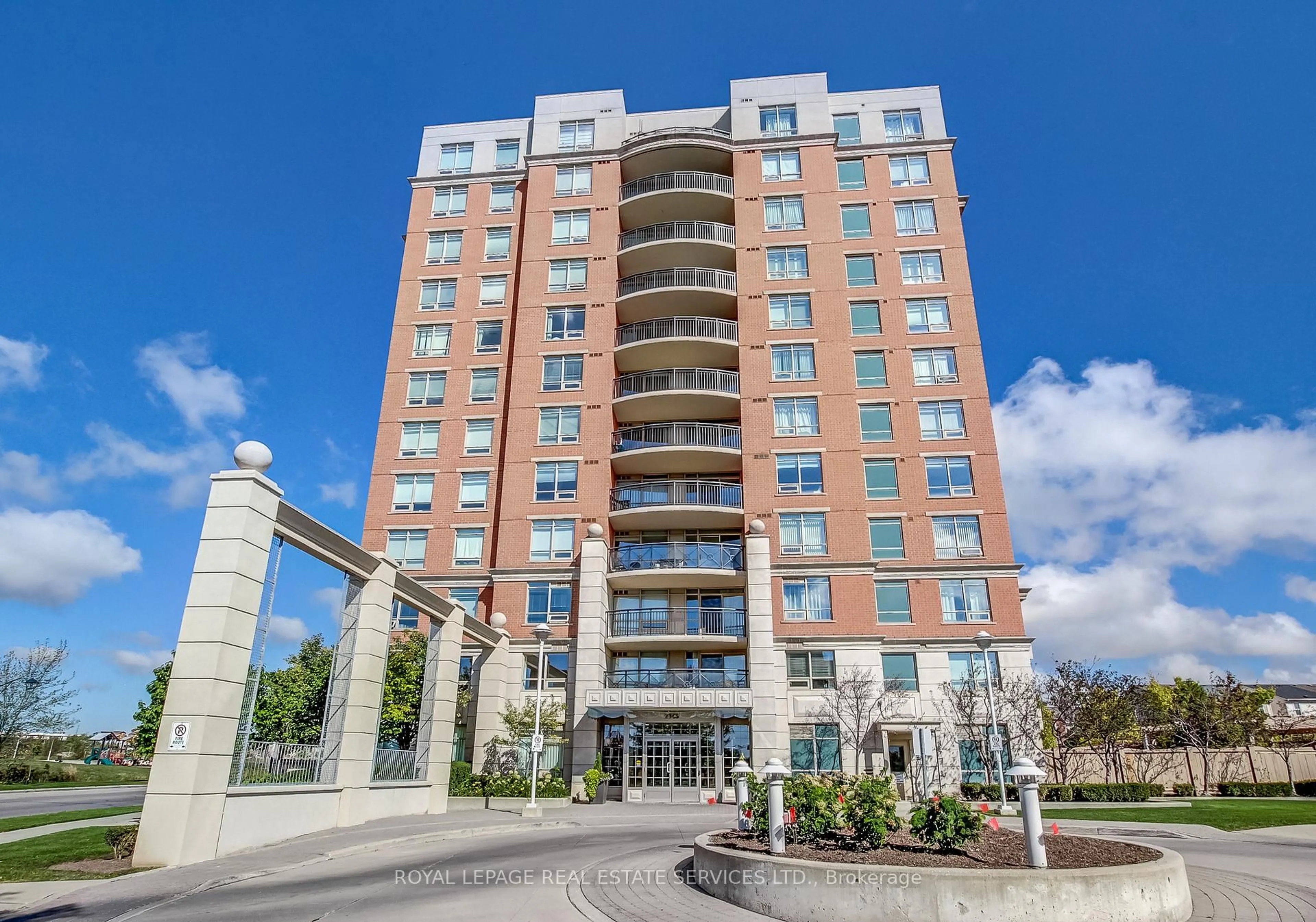 Indoor foyer for 2365 Central Park Dr #702, Oakville Ontario L6H 0C7